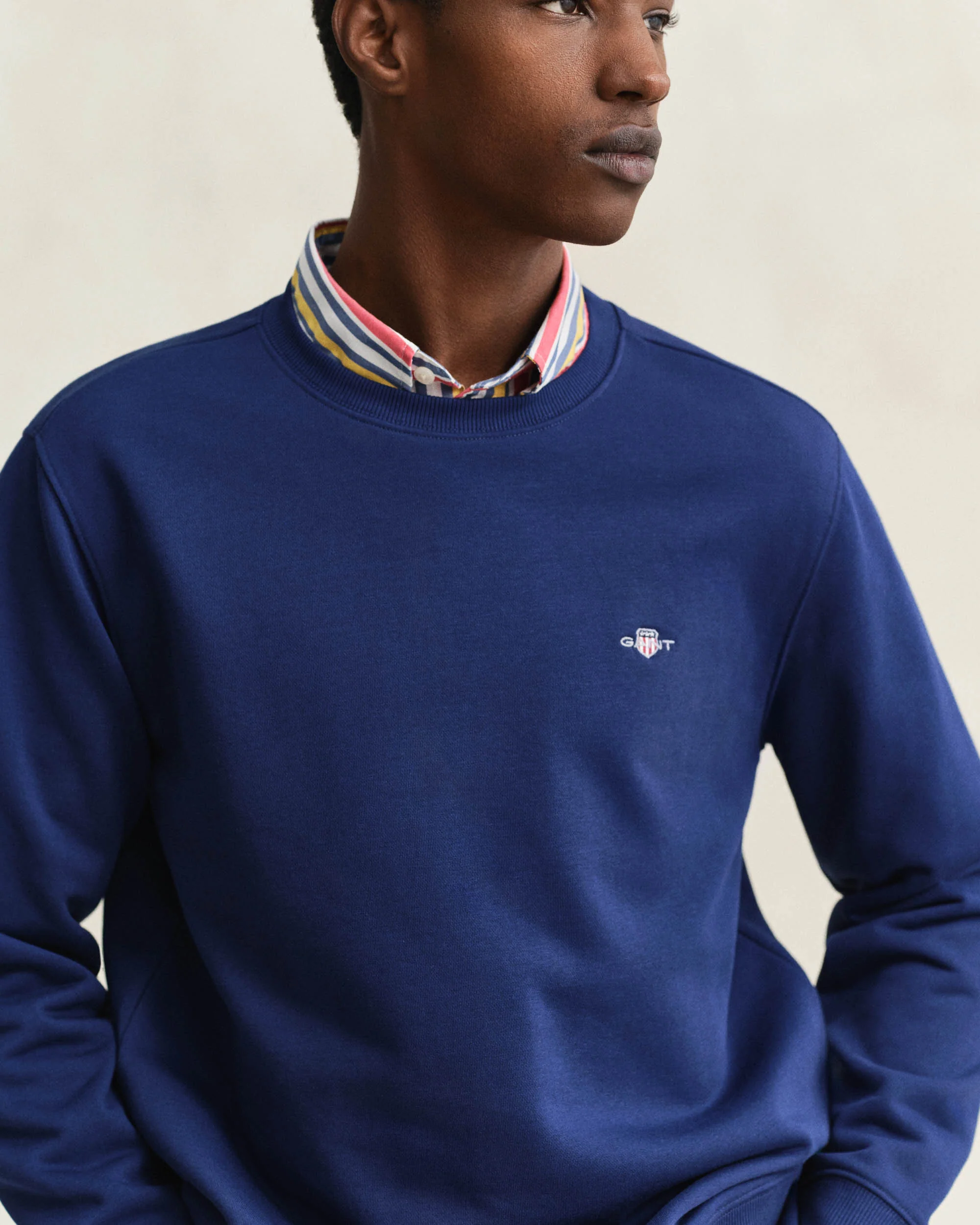 GANT Mens Regular Fit Shield Logo Crew Neck Sweatshirt - 432 Rich Navy - Image 2