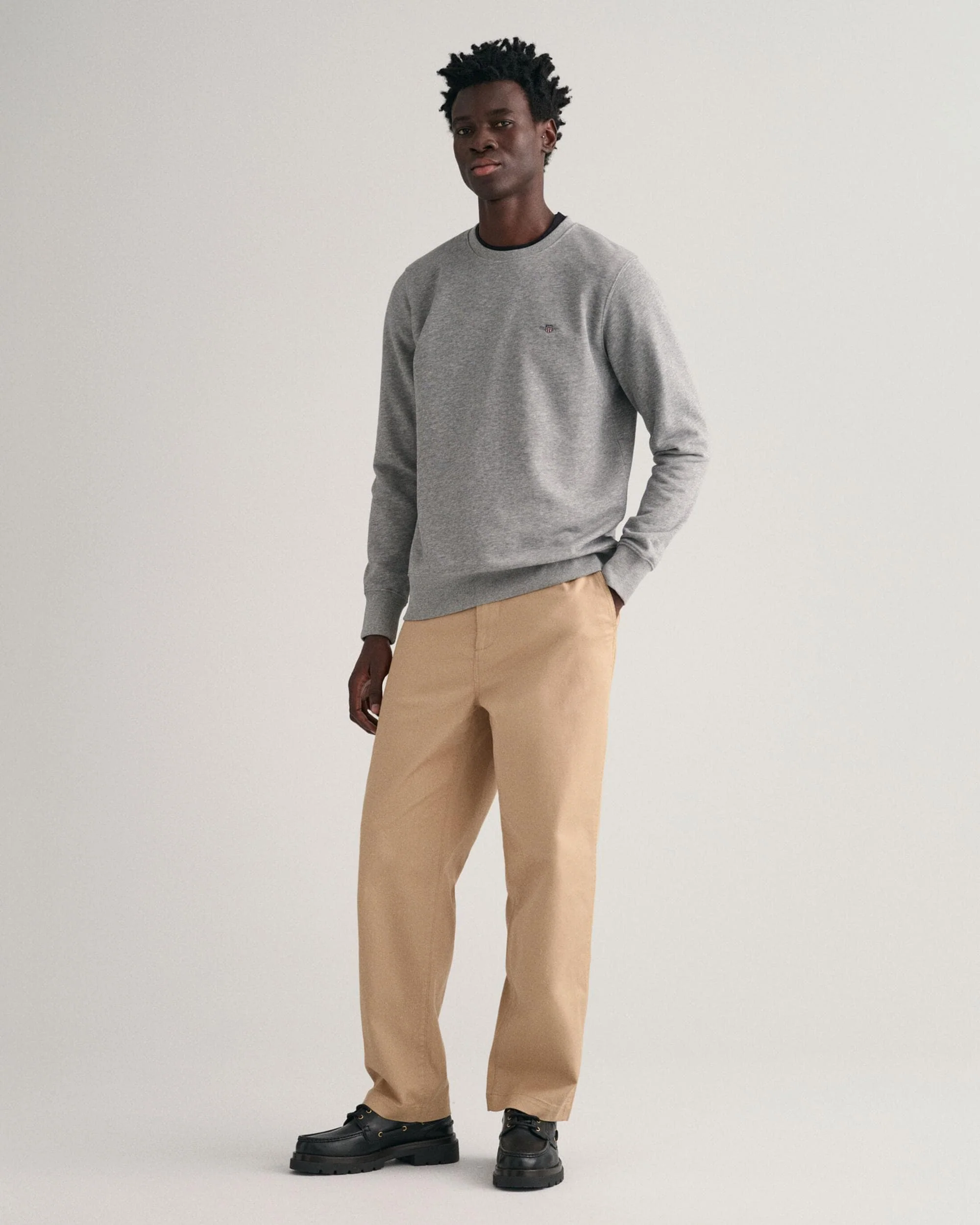GANT Mens Regular Fit Shield Logo Crew Neck Sweatshirt - 93 Grey Melange - Image 3