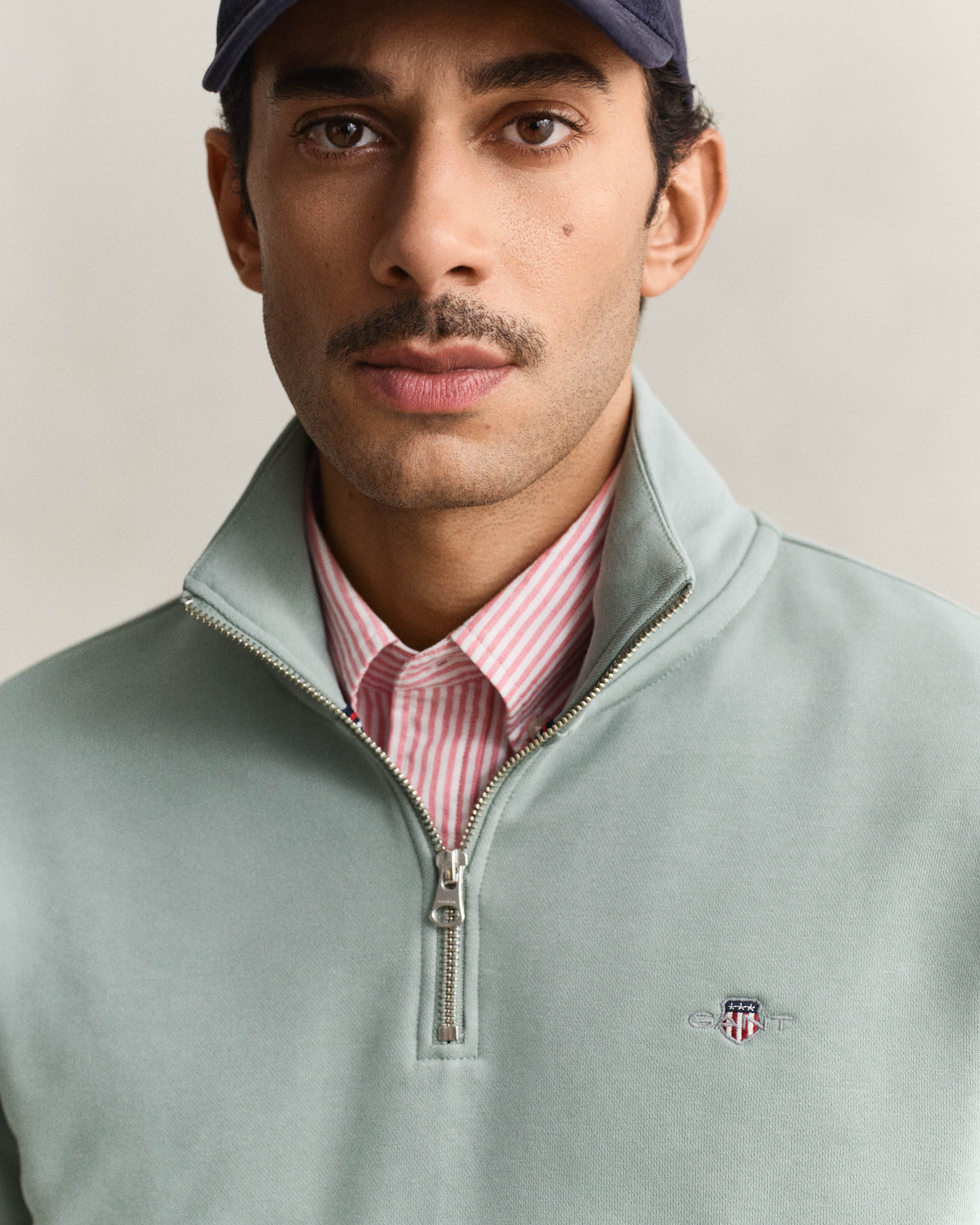 GANT Mens Regular Fit Shield Logo Half Zip Sweatshirt - 10 Ceramic Grey - Image 2