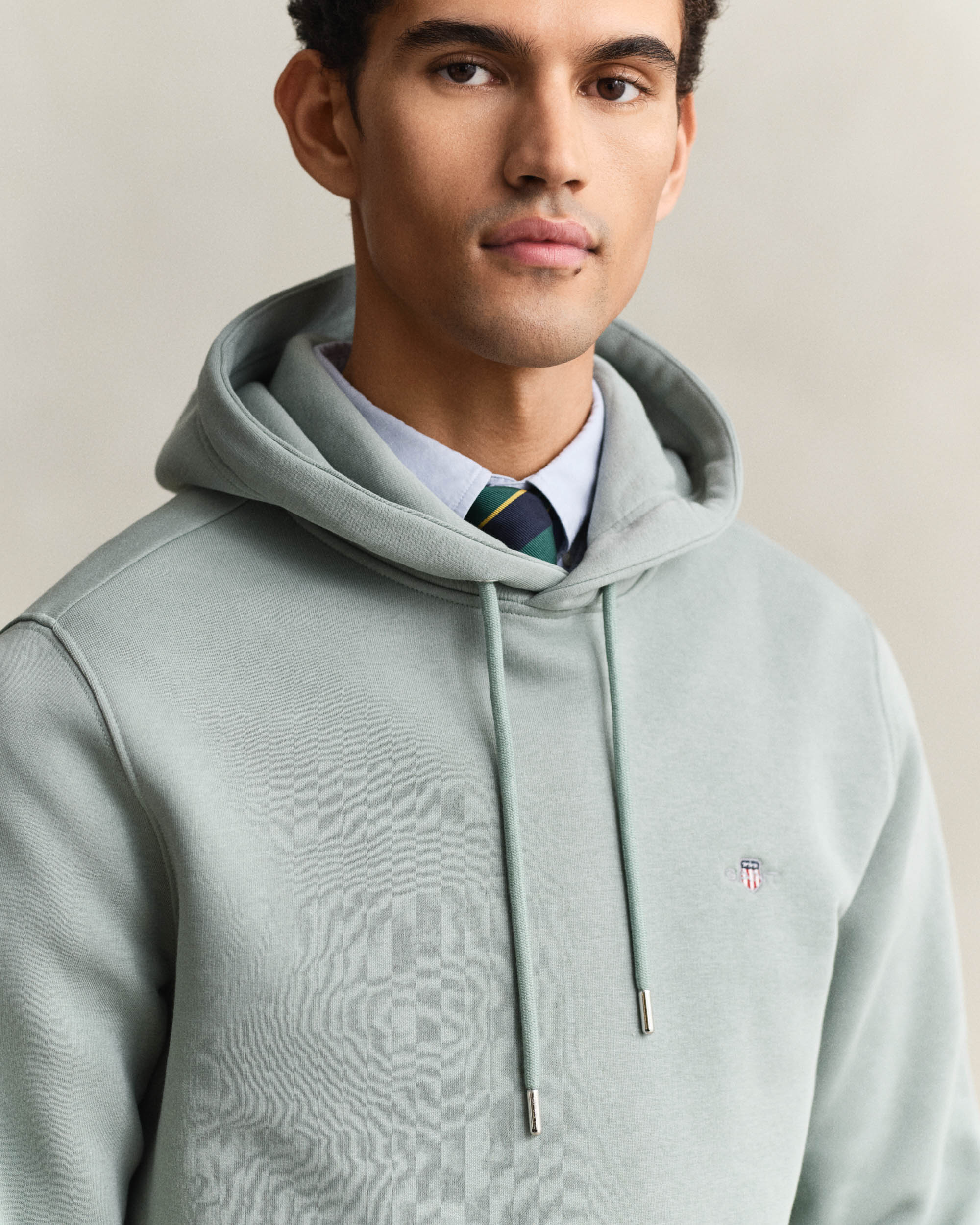 GANT Mens Regular Fit Shield Logo Pullover Hoodie - 10 Ceramic Grey - Image 2
