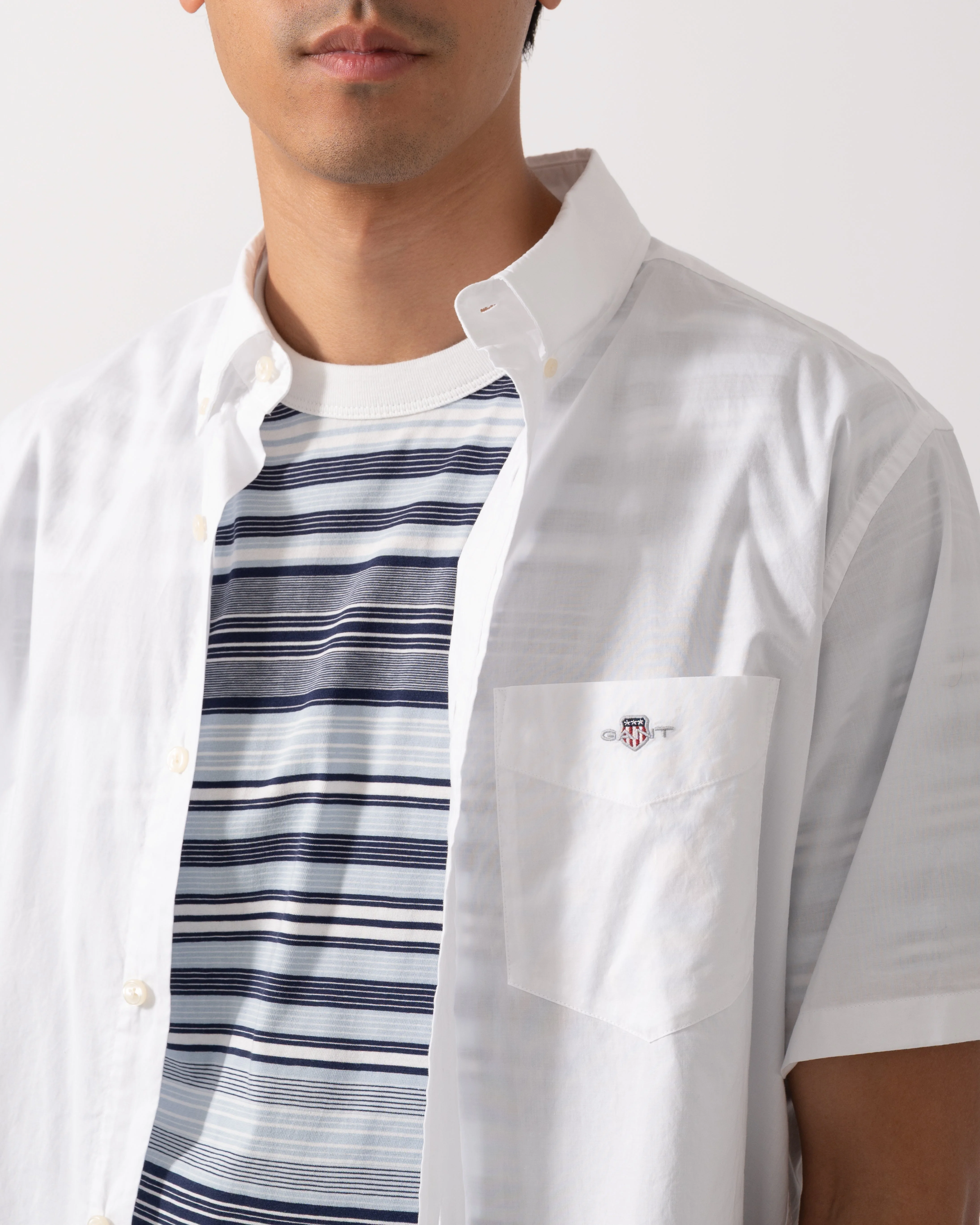 GANT Mens Regular Fit Short Sleeve Poplin Shirt - 110 White - Image 3