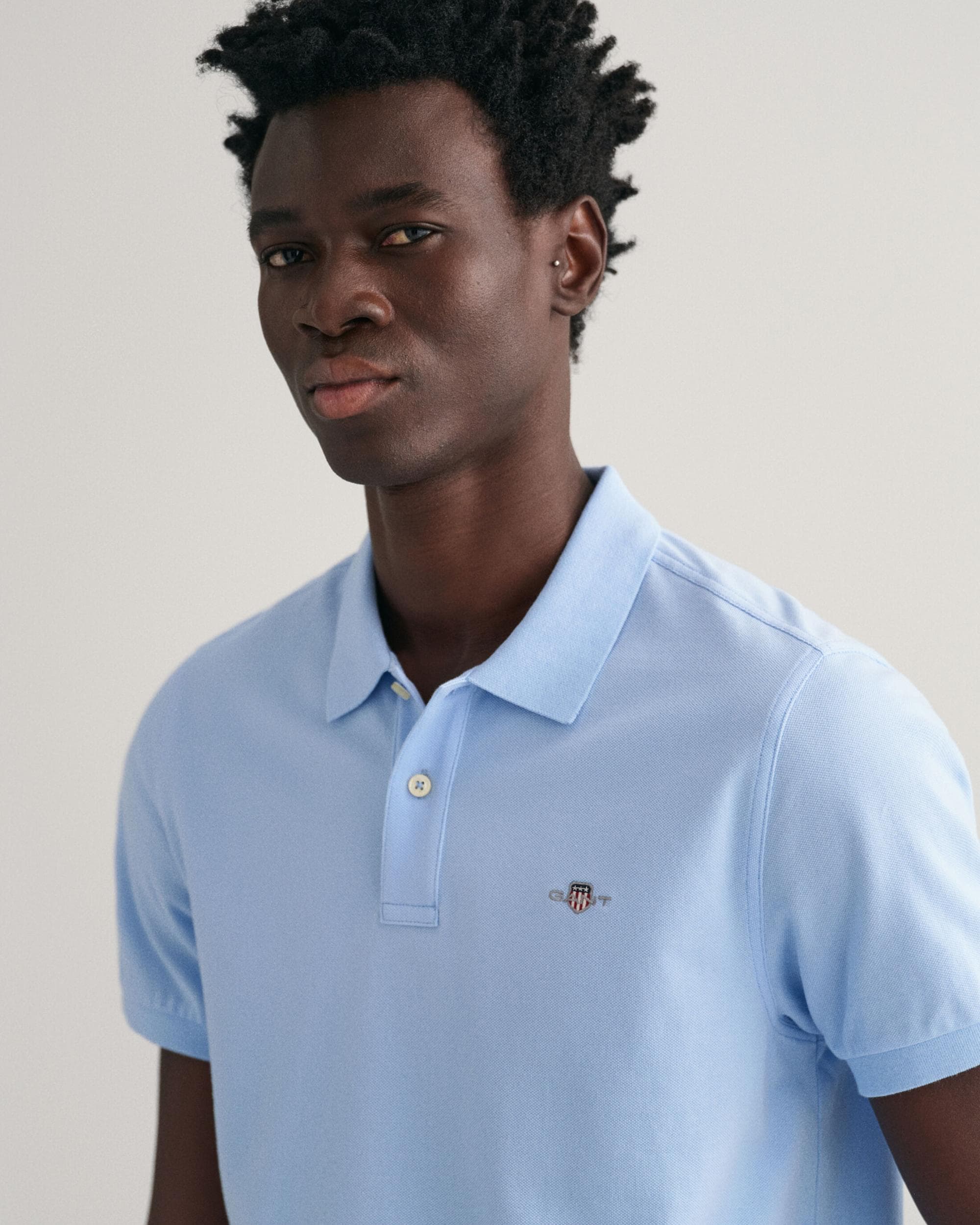 GANT Mens Regular Fit Short Sleeve Shield Logo Pique Polo NOS - 468 Capri Blue - Image 2