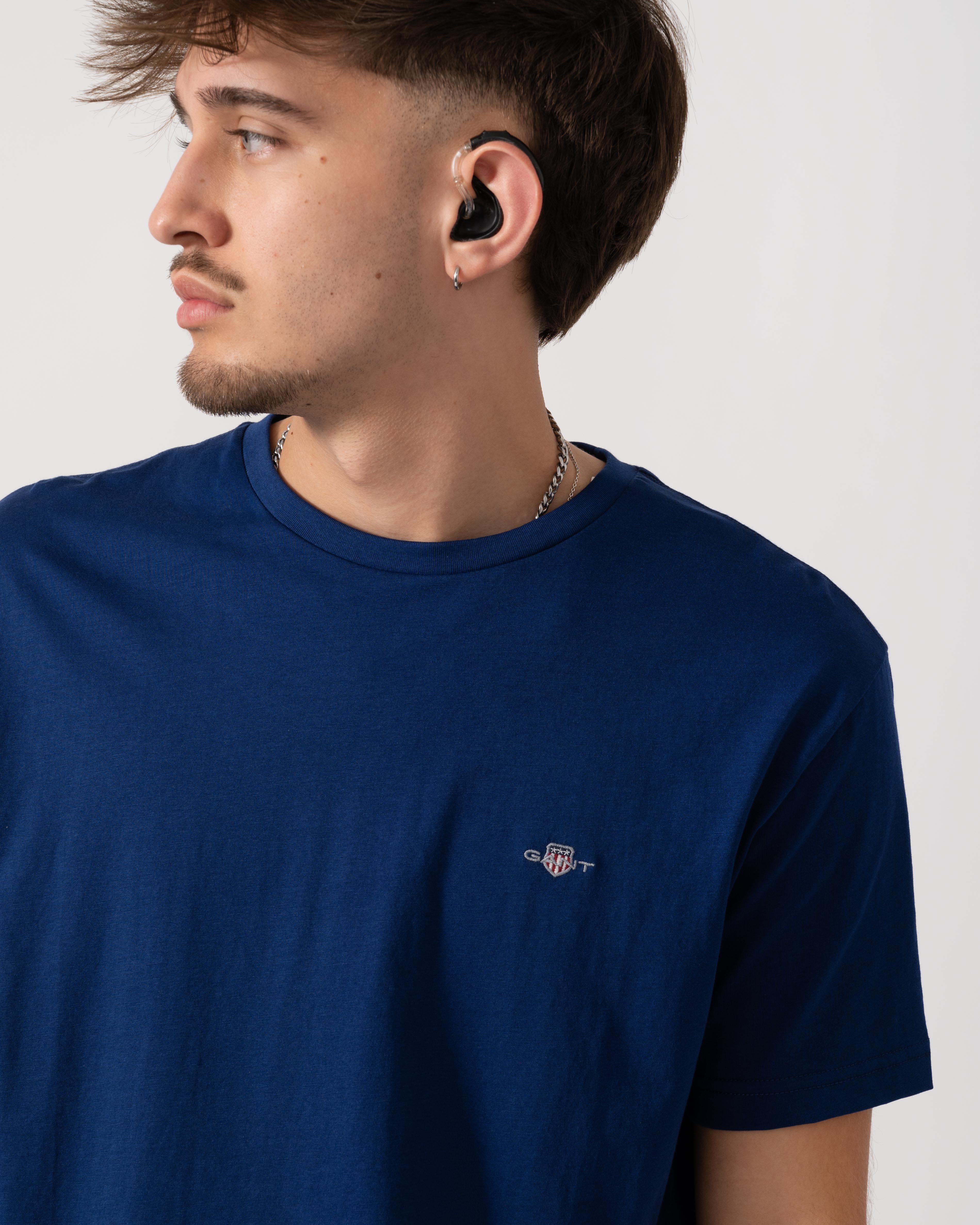 GANT Mens Regular Fit Short Sleeve Shield Logo T-Shirt - 432 Rich Navy - Image 3