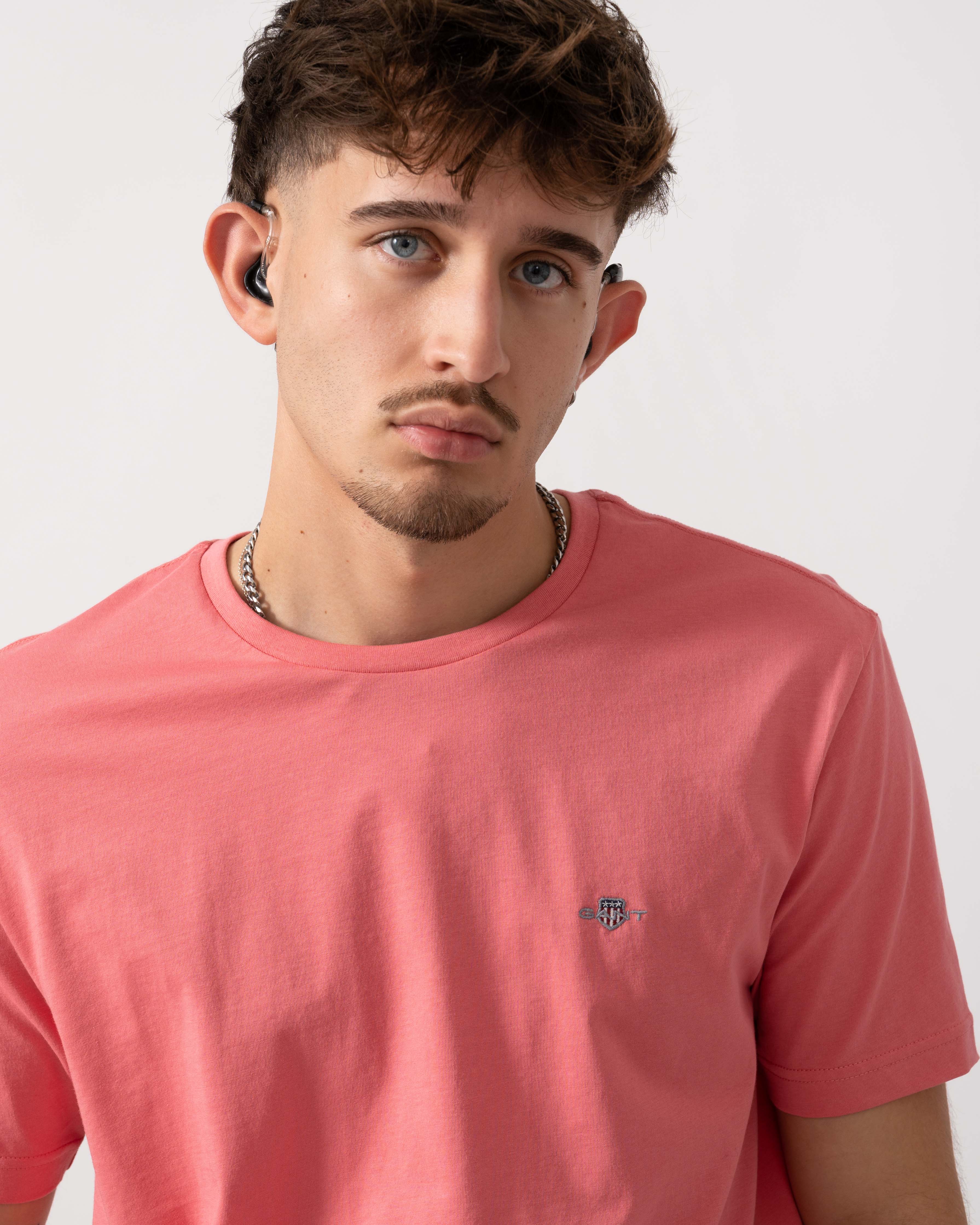 GANT Mens Regular Fit Short Sleeve Shield Logo T-Shirt - 622 Rose Pink - Image 3