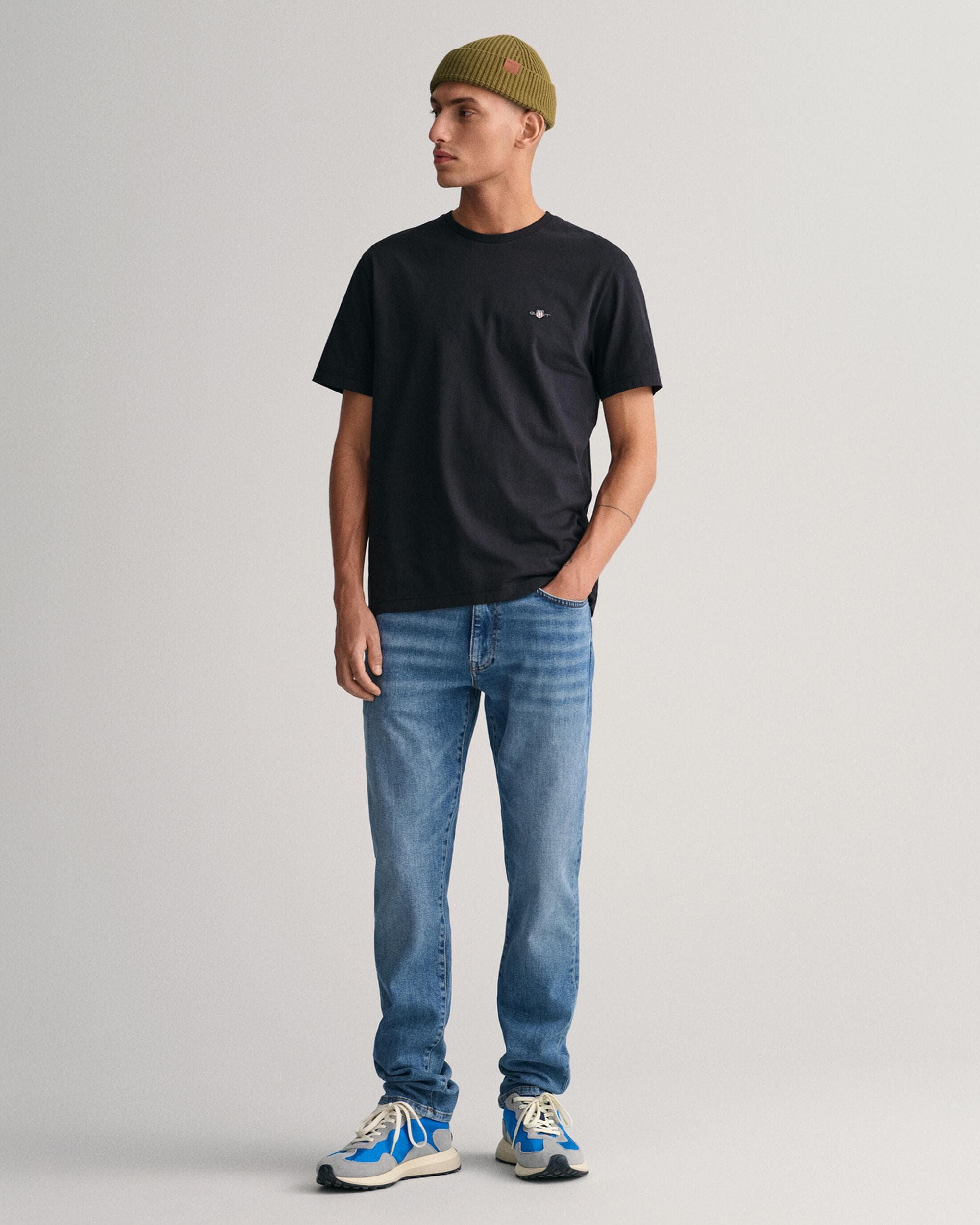 GANT Mens Regular Fit Short Sleeve Shield Logo T-Shirt NOS - 5 Black - Image 4