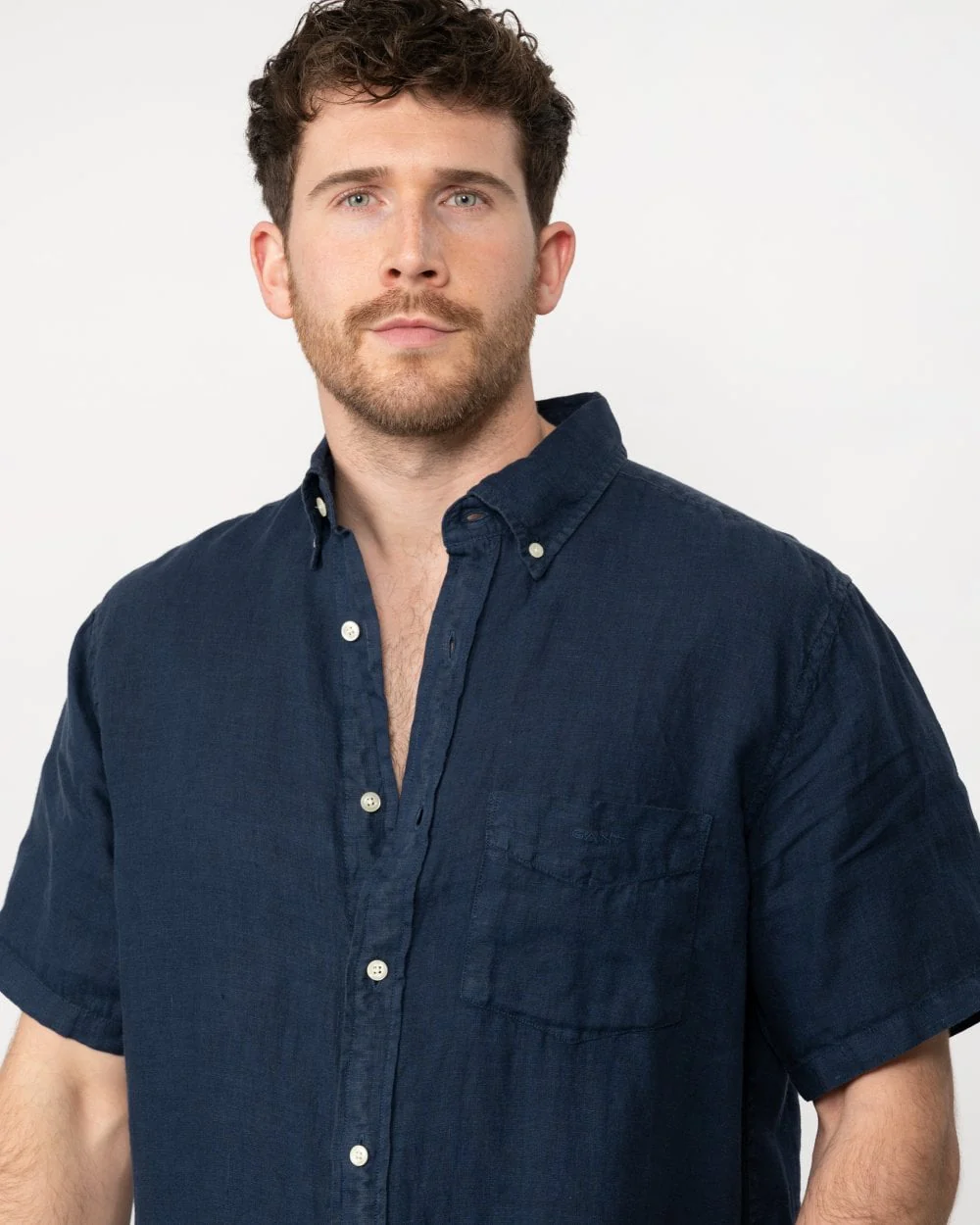 GANT Mens Regular Garment Dyed Linen Short Sleeve Shirt - Image 2