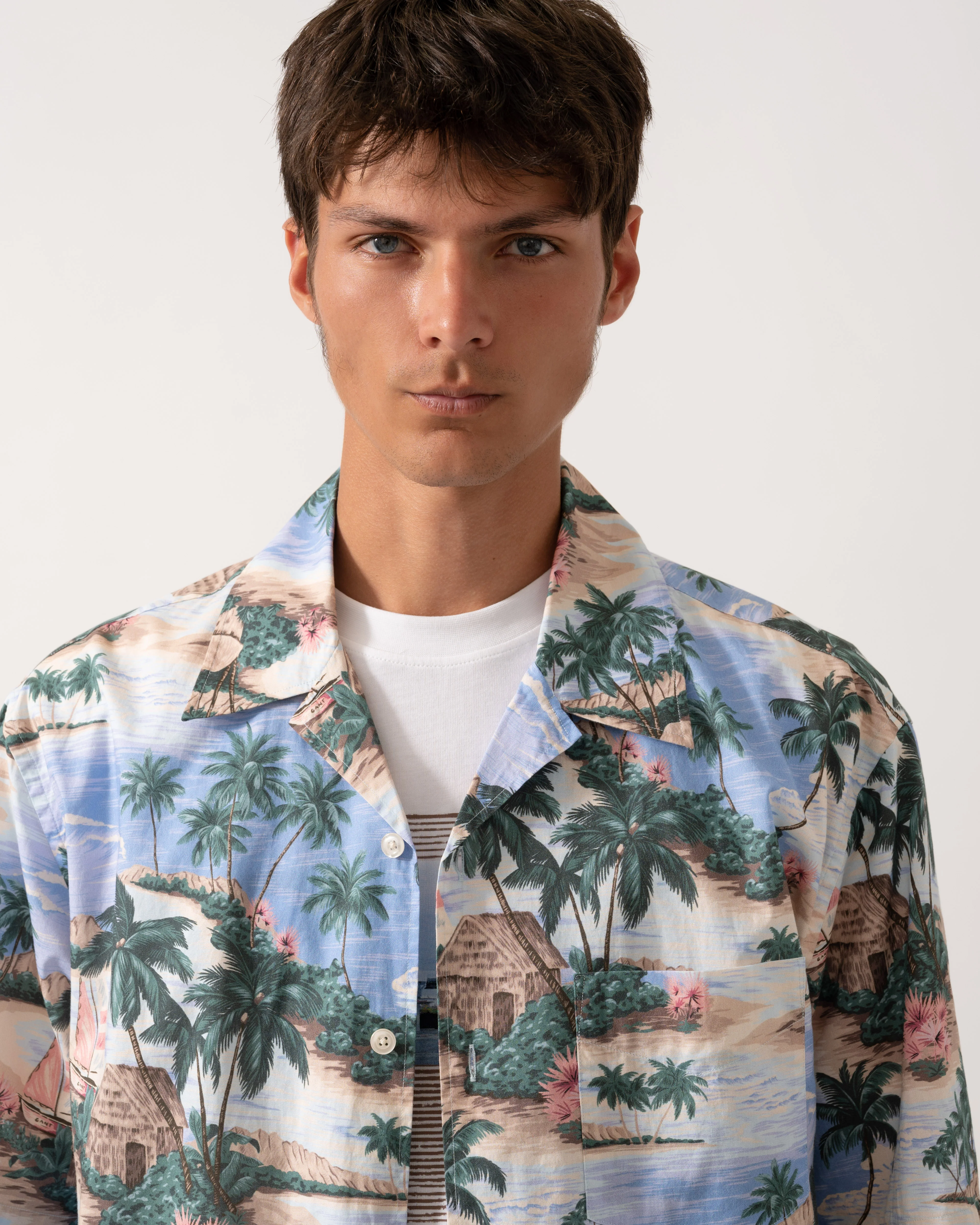 GANT Mens Resort Island Print Short Sleeve Shirt - 419 Perfect Blue - Image 3