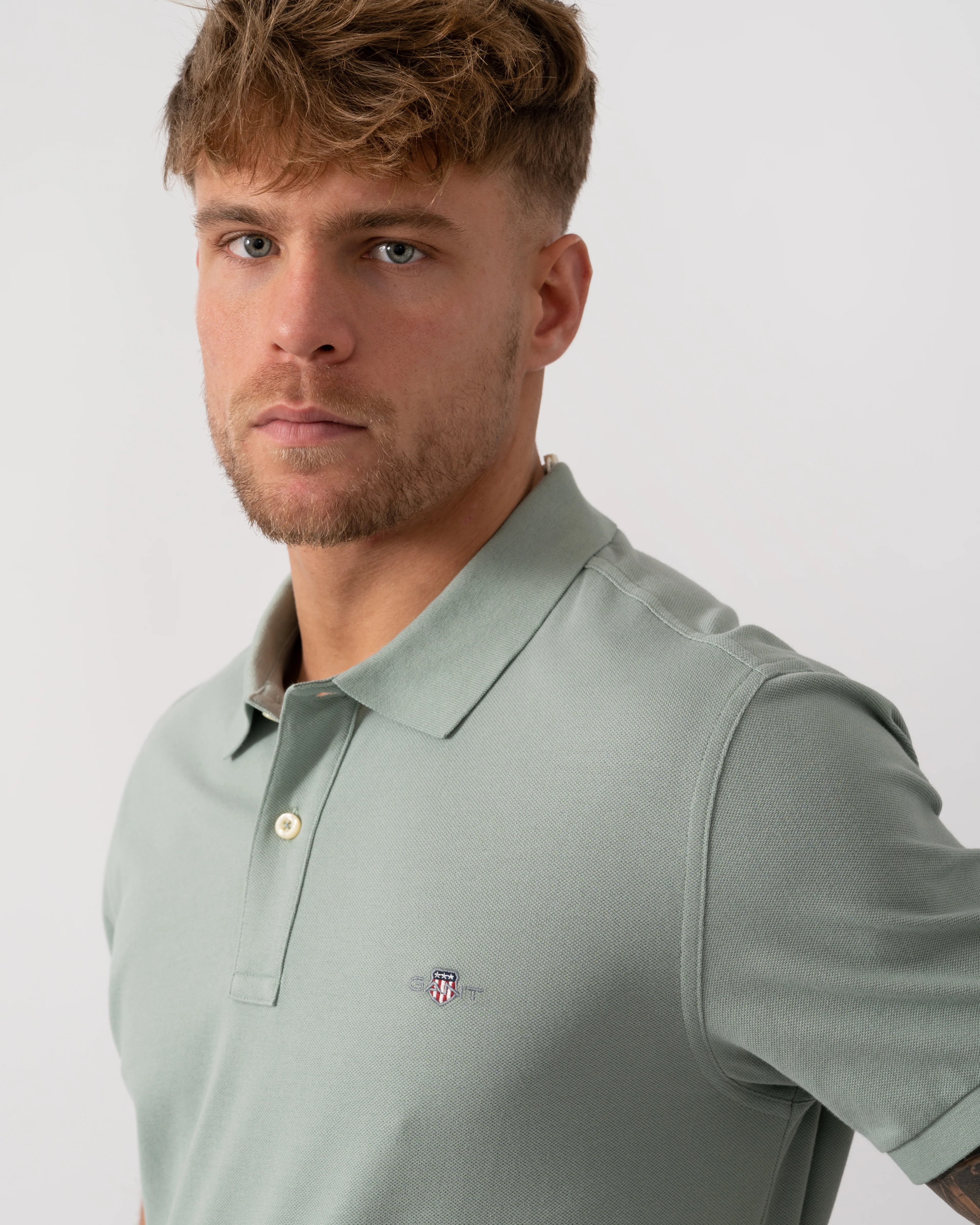 GANT Slim Fit Short Sleeve Shield Logo Pique Polo - 10 Ceramic Grey - Image 4