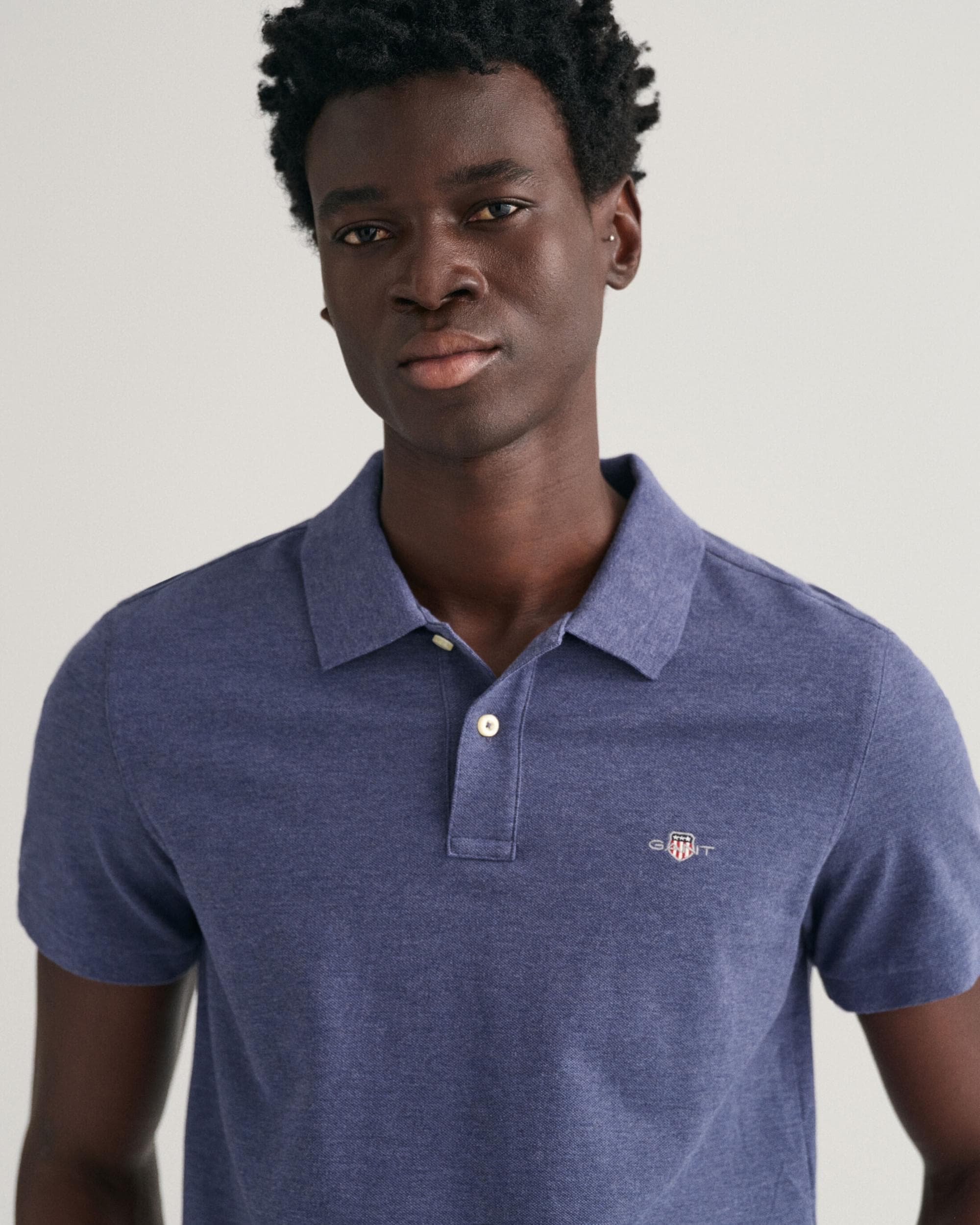GANT Mens Slim Fit Short Sleeve Shield Logo Pique Polo - 902 Dark Jeansblue Melange - Image 3