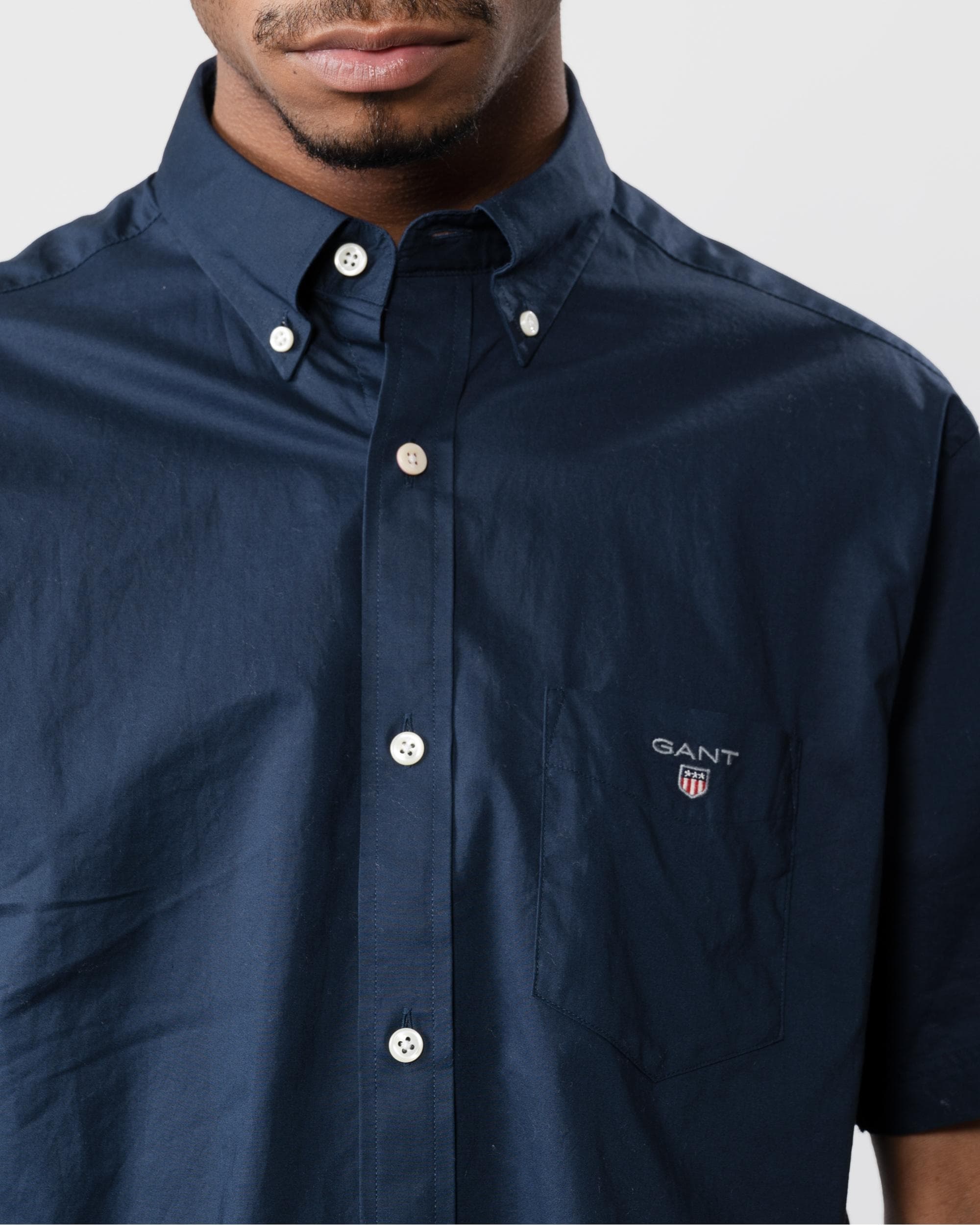 GANT Regular Broadcloth Short Sleeve Button Down Mens Shirt - 410 Marine - Image 2