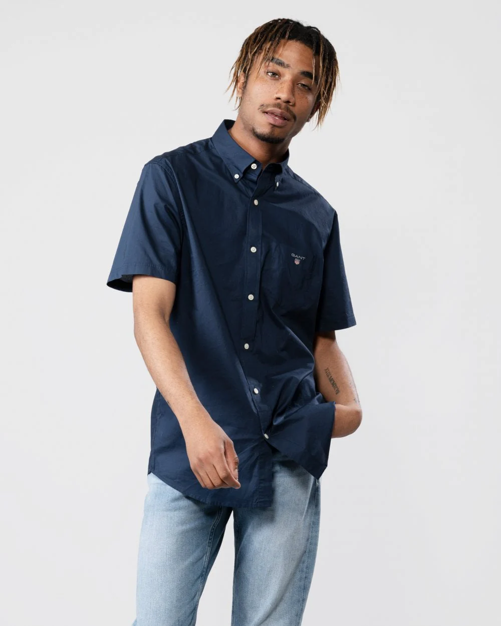 GANT Regular Broadcloth Short Sleeve Button Down Mens Shirt - 410 Marine - Image 5