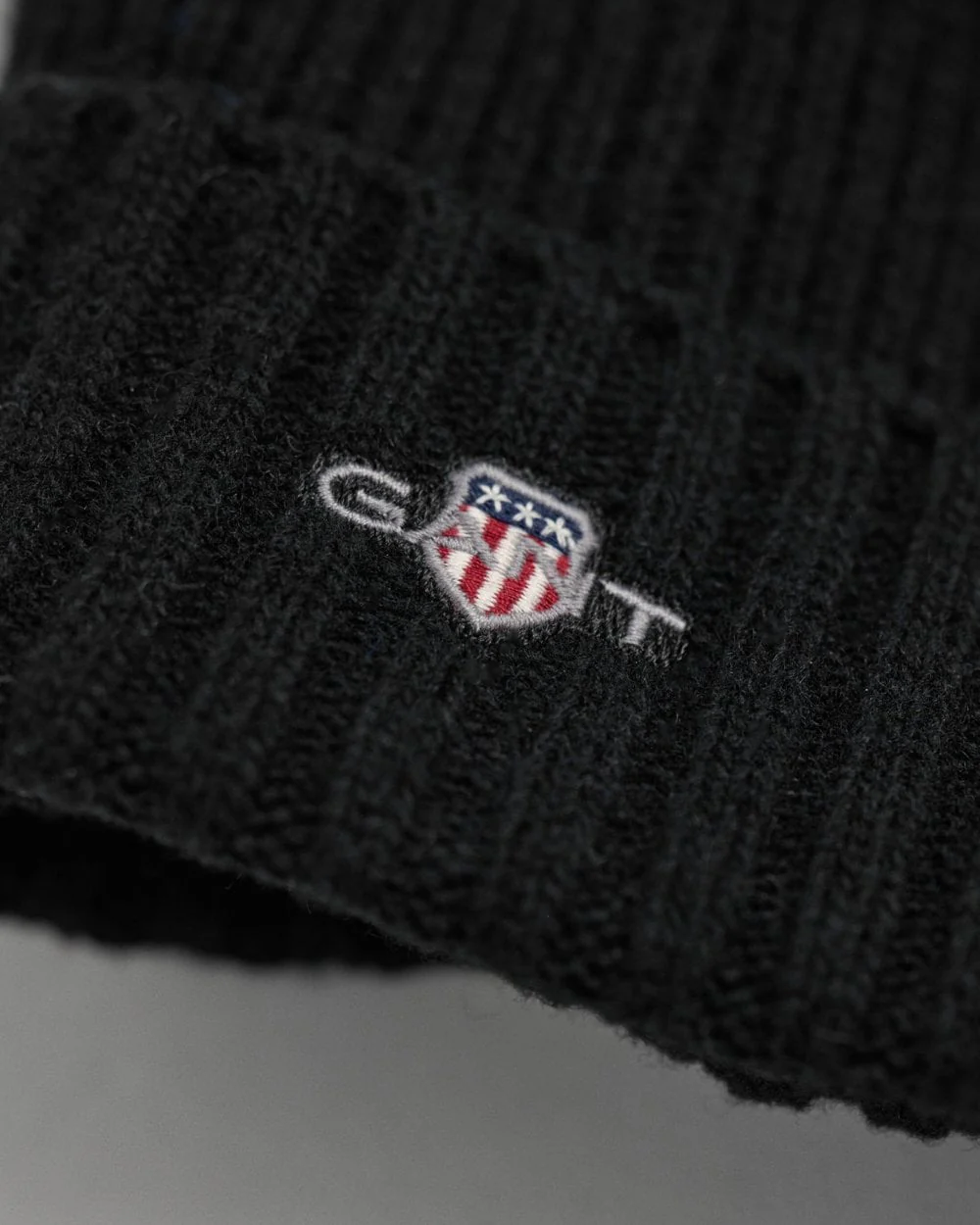 GANT Unisex Shield Wool Beanie - 5 Black - Image 2