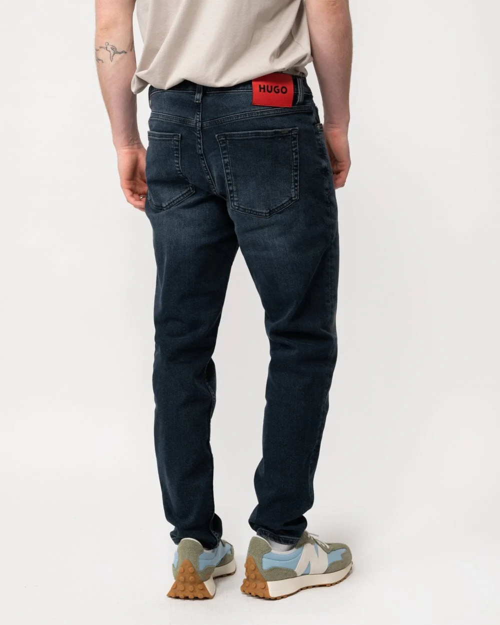 HUGO 634 Mens Tapered-Fit Jeans in Blue Stretch Denim - Image 2
