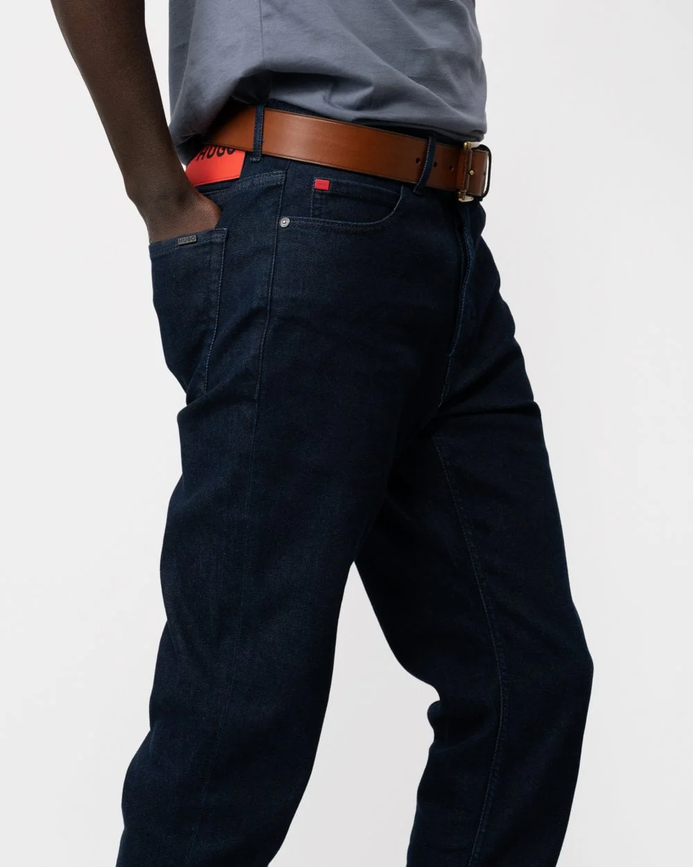 HUGO 634 Mens Tapered-Fit Jeans in Dark Blue Comfort-Stretch Denim - Image 3