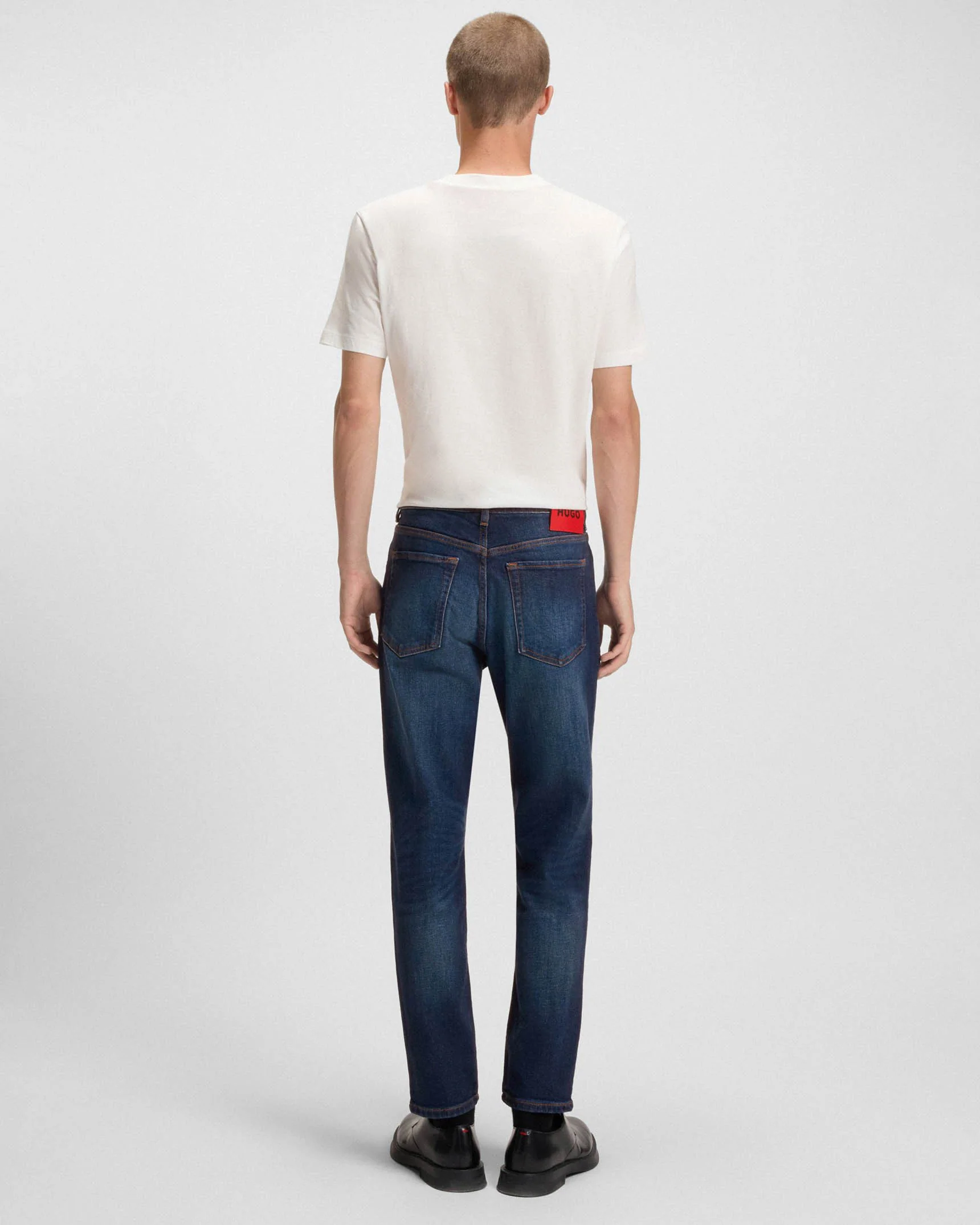 HUGO 634 Mens Tapered-Fit Jeans in Stretch Denim - Dark Blue 409 - Image 3