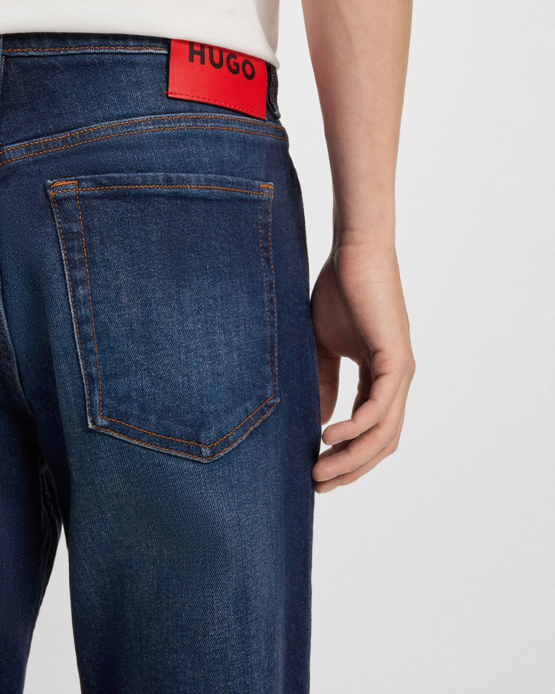HUGO 634 Mens Tapered-Fit Jeans in Stretch Denim - Dark Blue 409 - Image 4