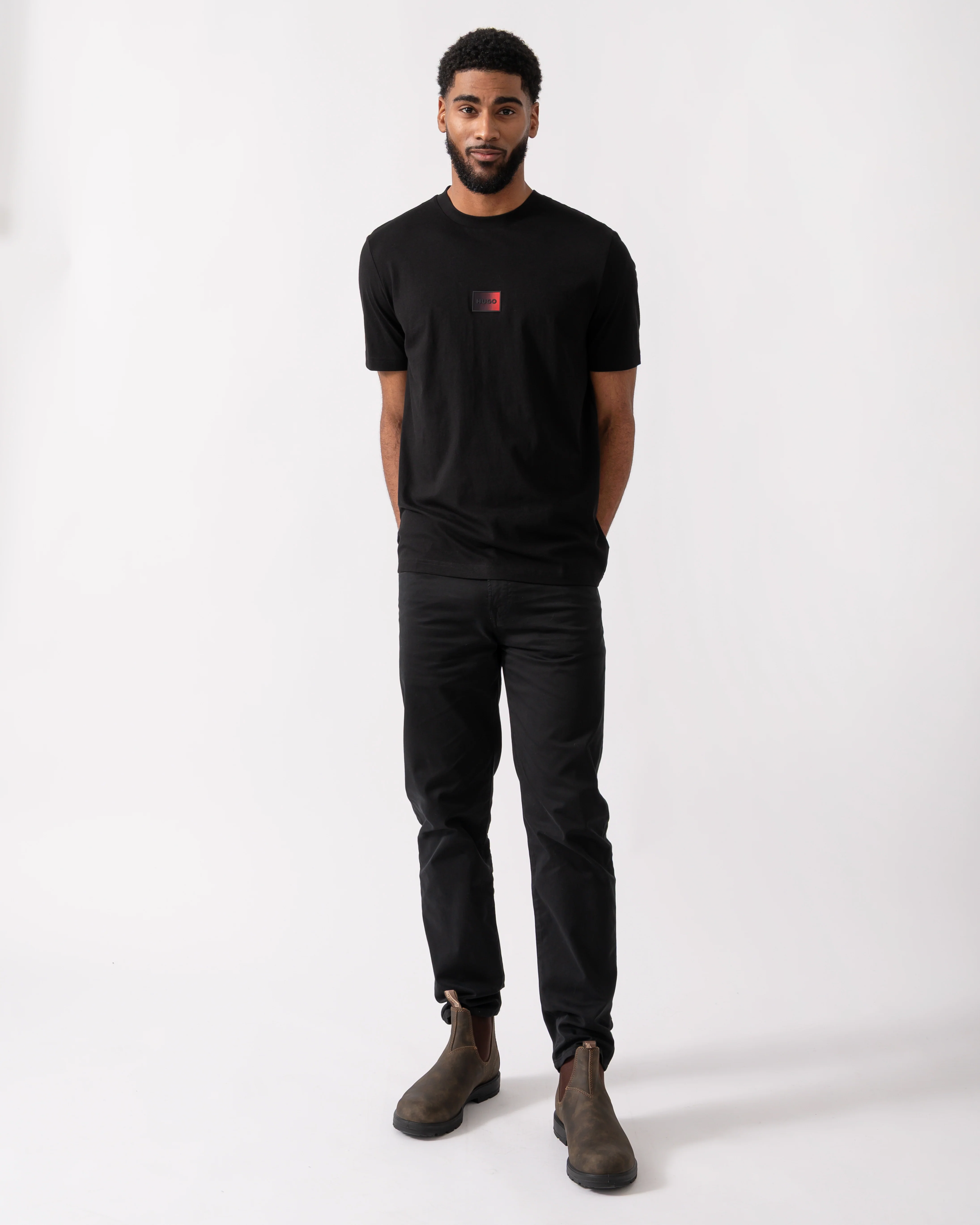 HUGO Danotie Mens Cotton-Jersey T-Shirt with Gradient Logo Label - Black 001 - Image 2