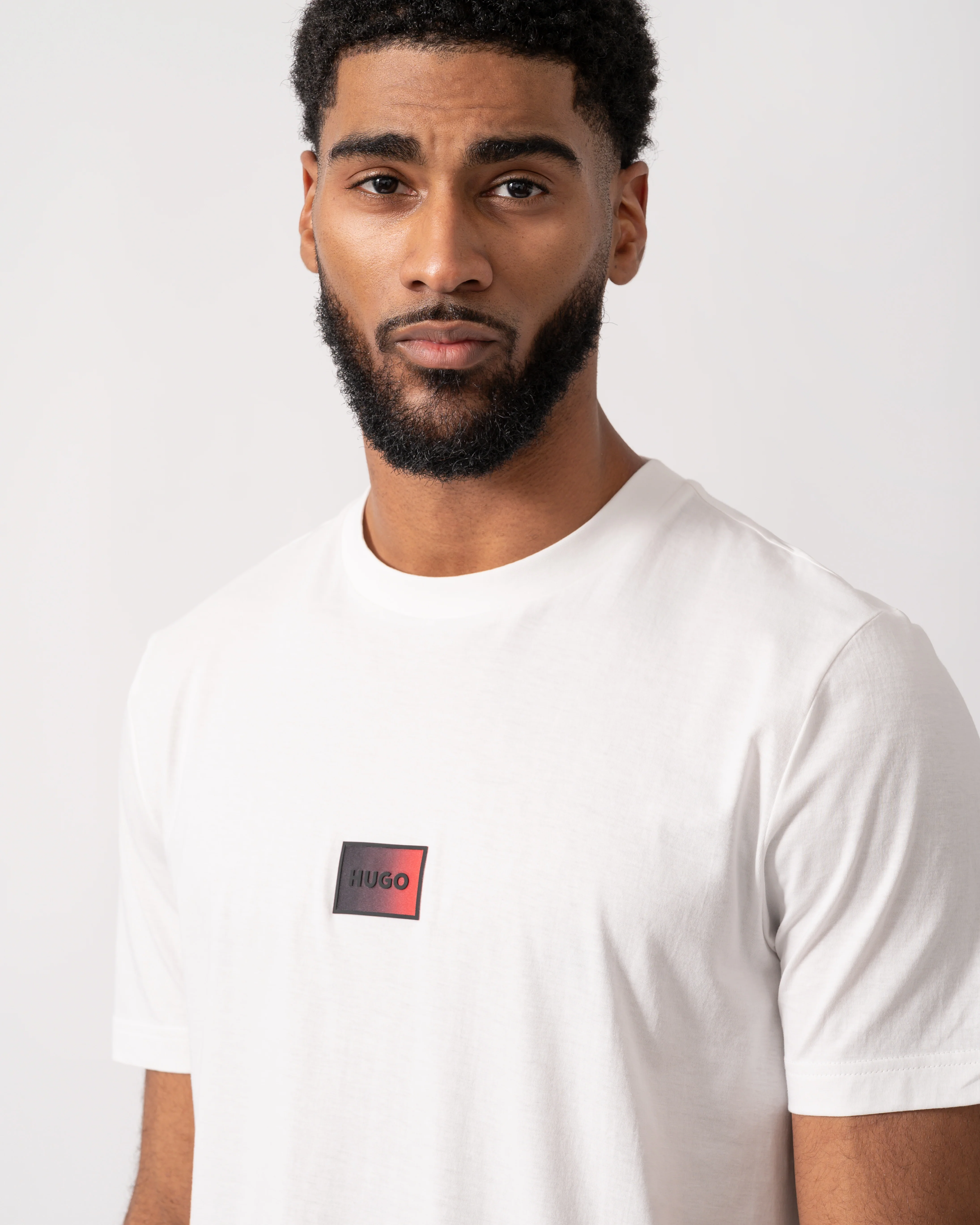 HUGO Danotie Mens Cotton-Jersey T-Shirt with Gradient Logo Label - Natural 102 - Image 3