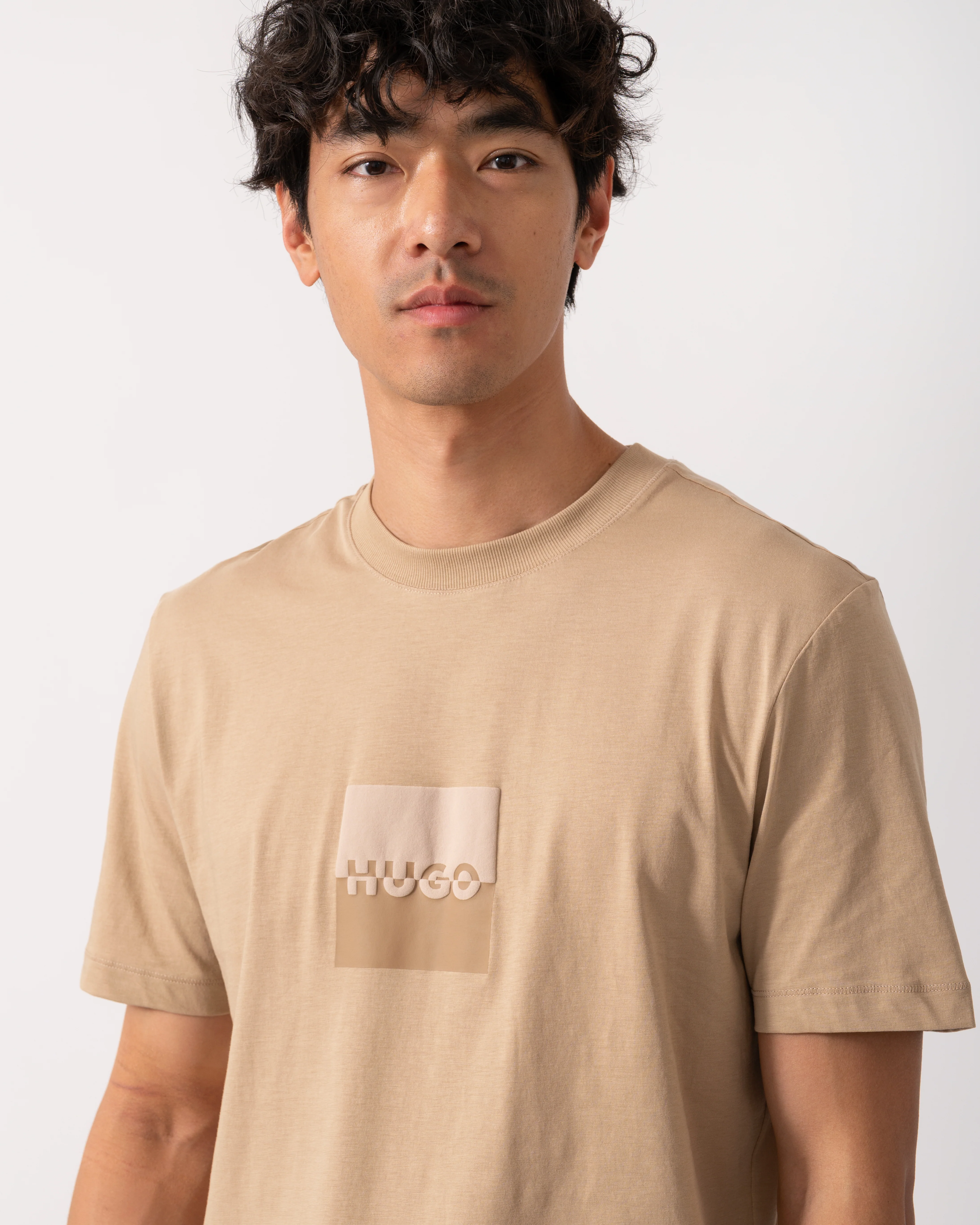 HUGO Dusplit Mens Logo Print T-Shirt - Medium Beige 269 - Image 2