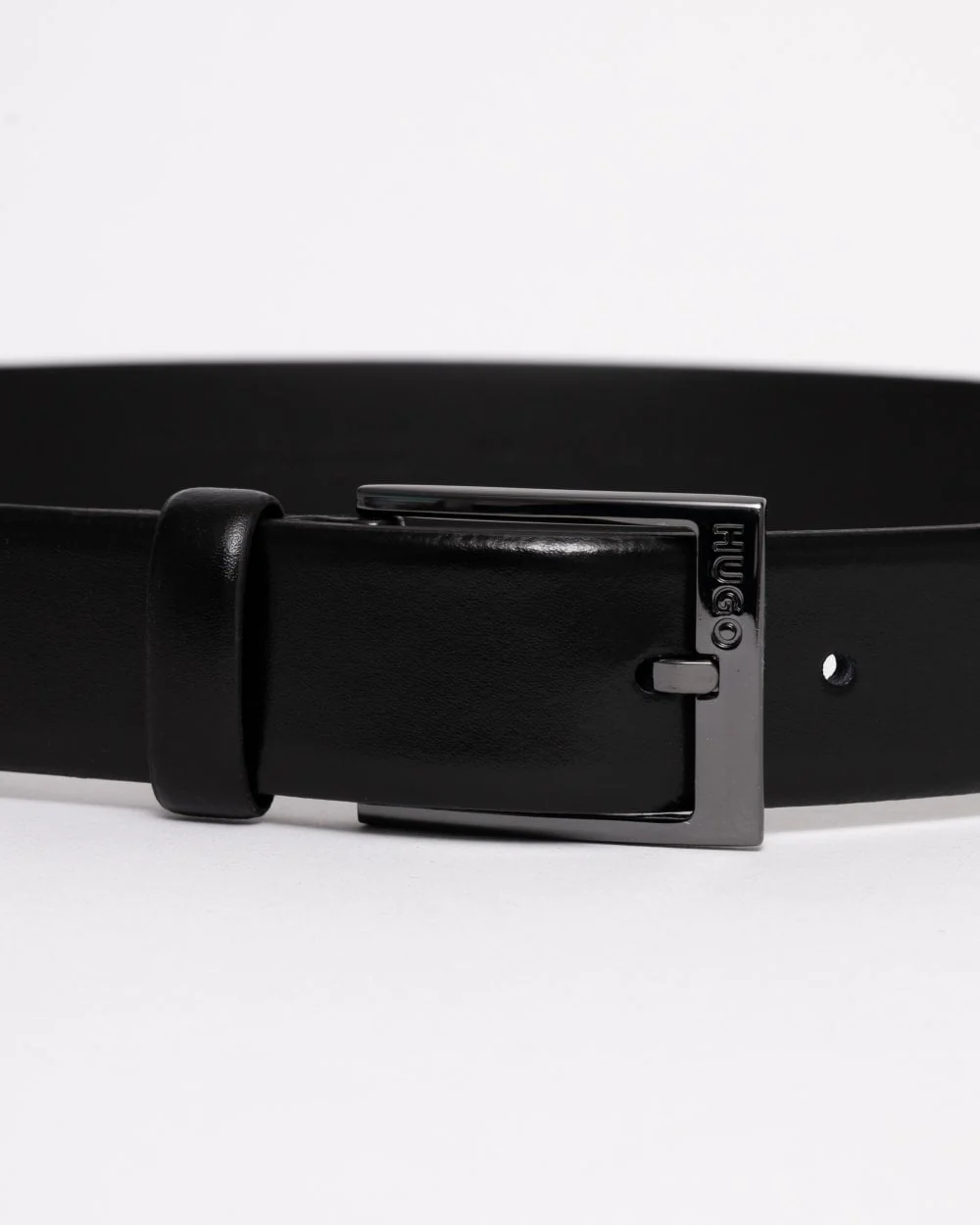HUGO Garney Mens Italian-Leather Belt with Polished Gunmetal Hardware - Image 2