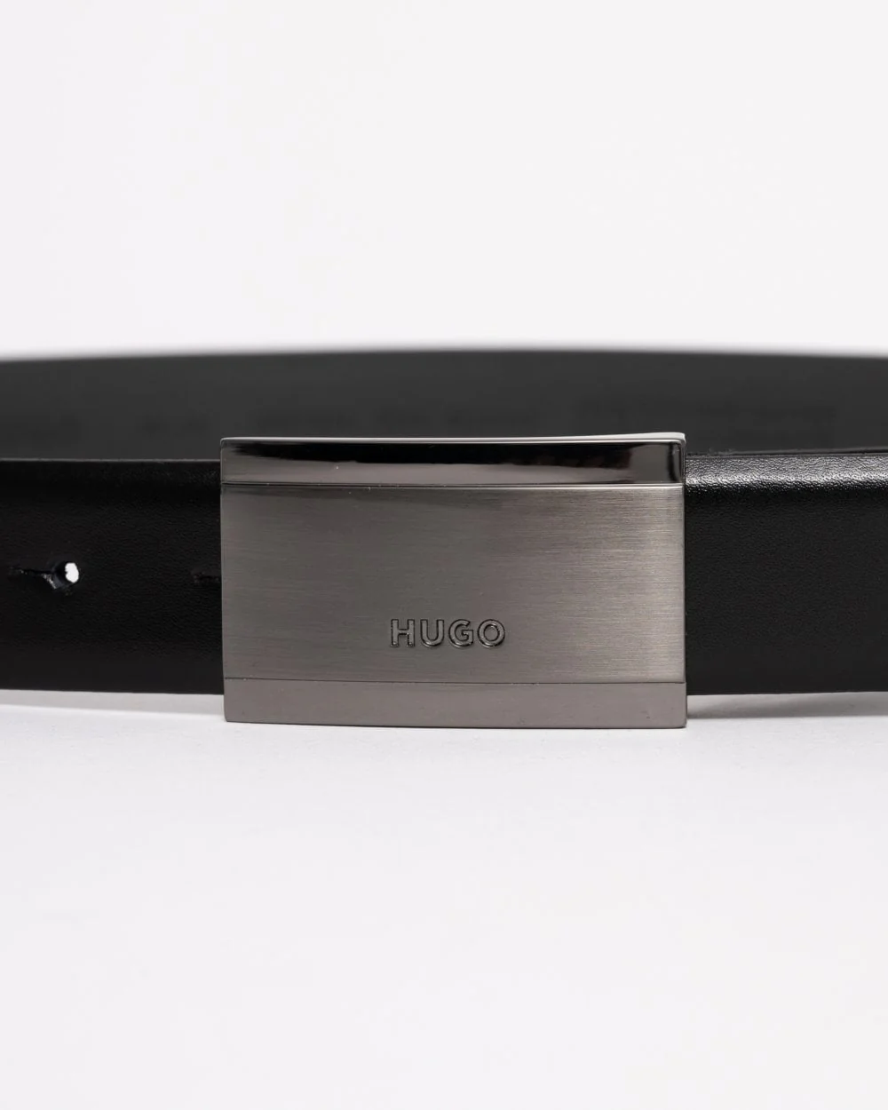 HUGO Gexter Mens Leather Belt with Branded Gunmetal Plaque Buckle - Image 2