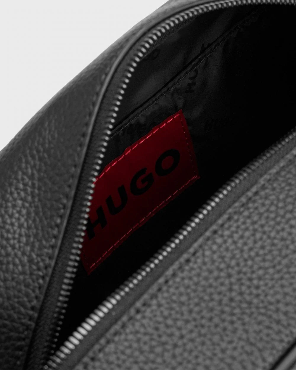 HUGO Nesh Mens Grained Washbag with Stacked Logo - Image 5