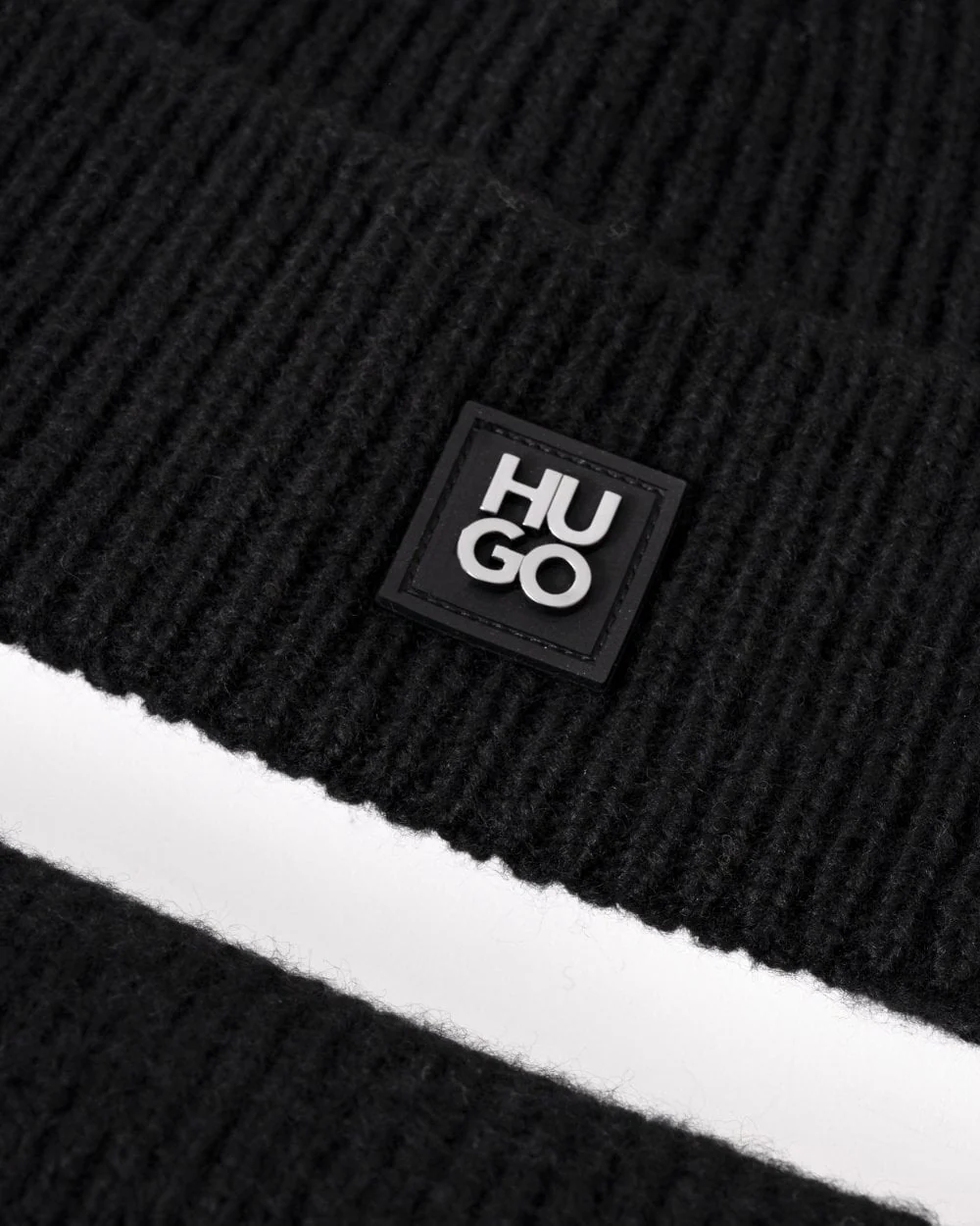 HUGO Zaso Mens Scarf and Beanie Gift Set - Image 4