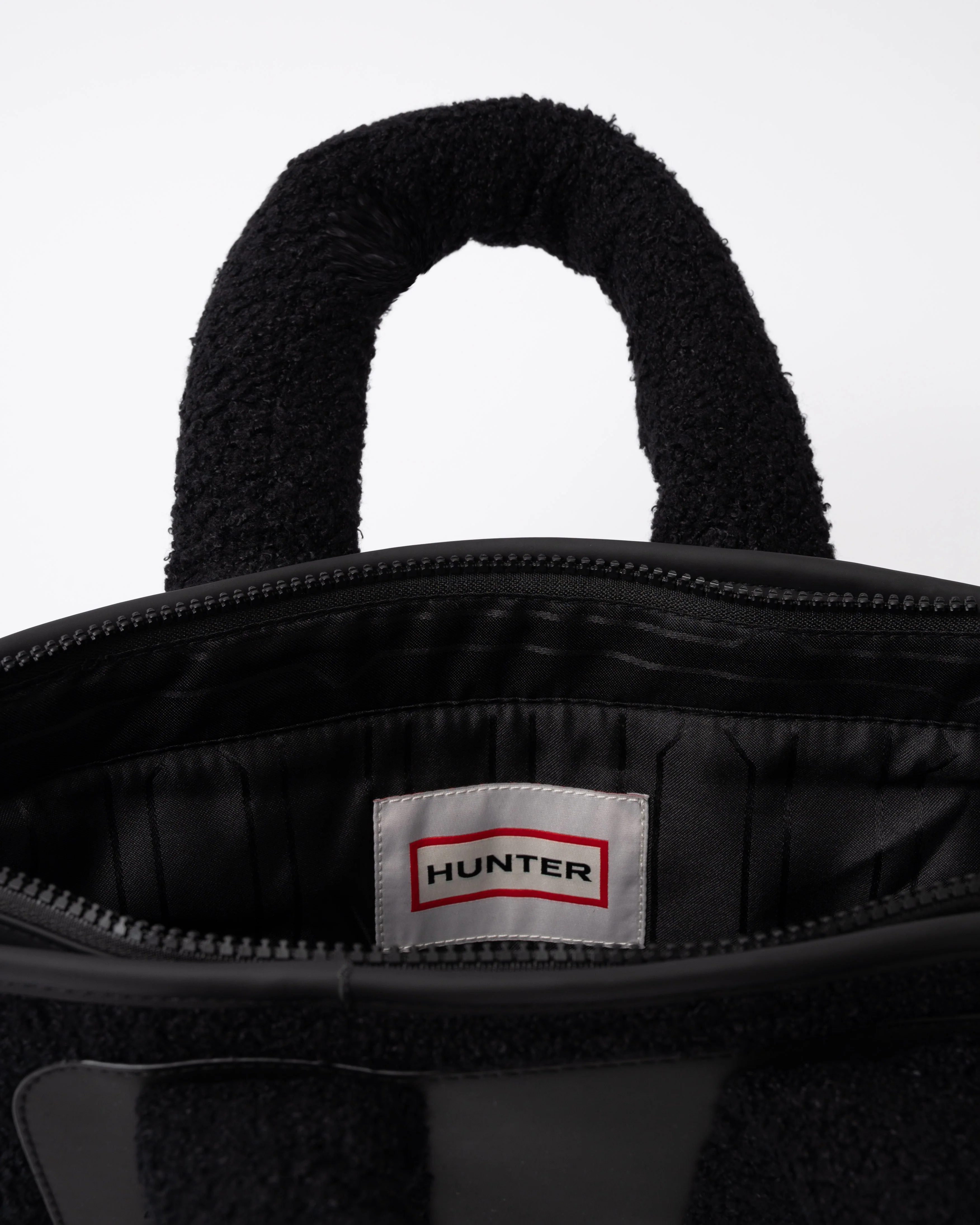 Hunter Alloa Borg Crossbody - Black - Image 4