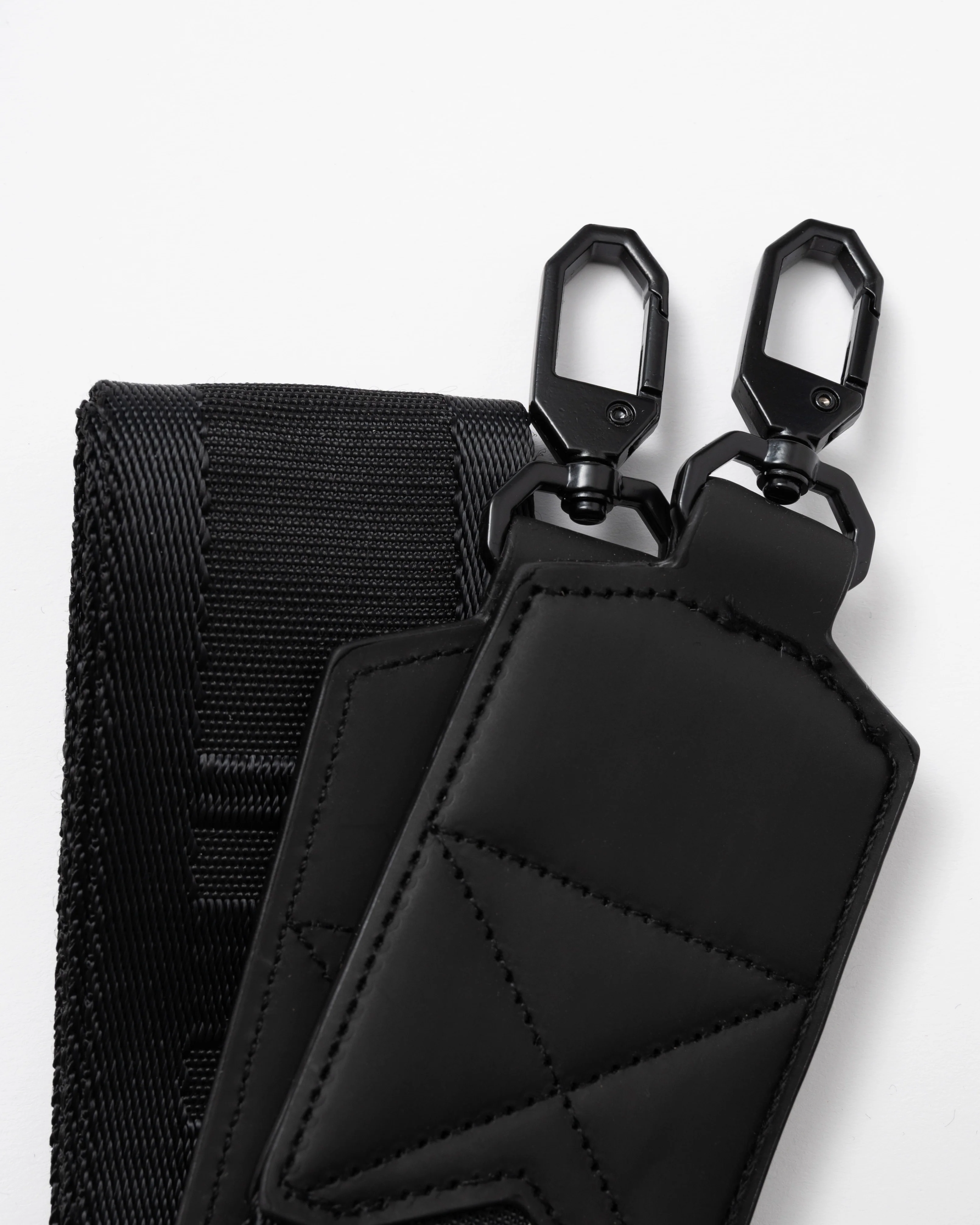 Hunter Alloa Borg Crossbody - Black - Image 5