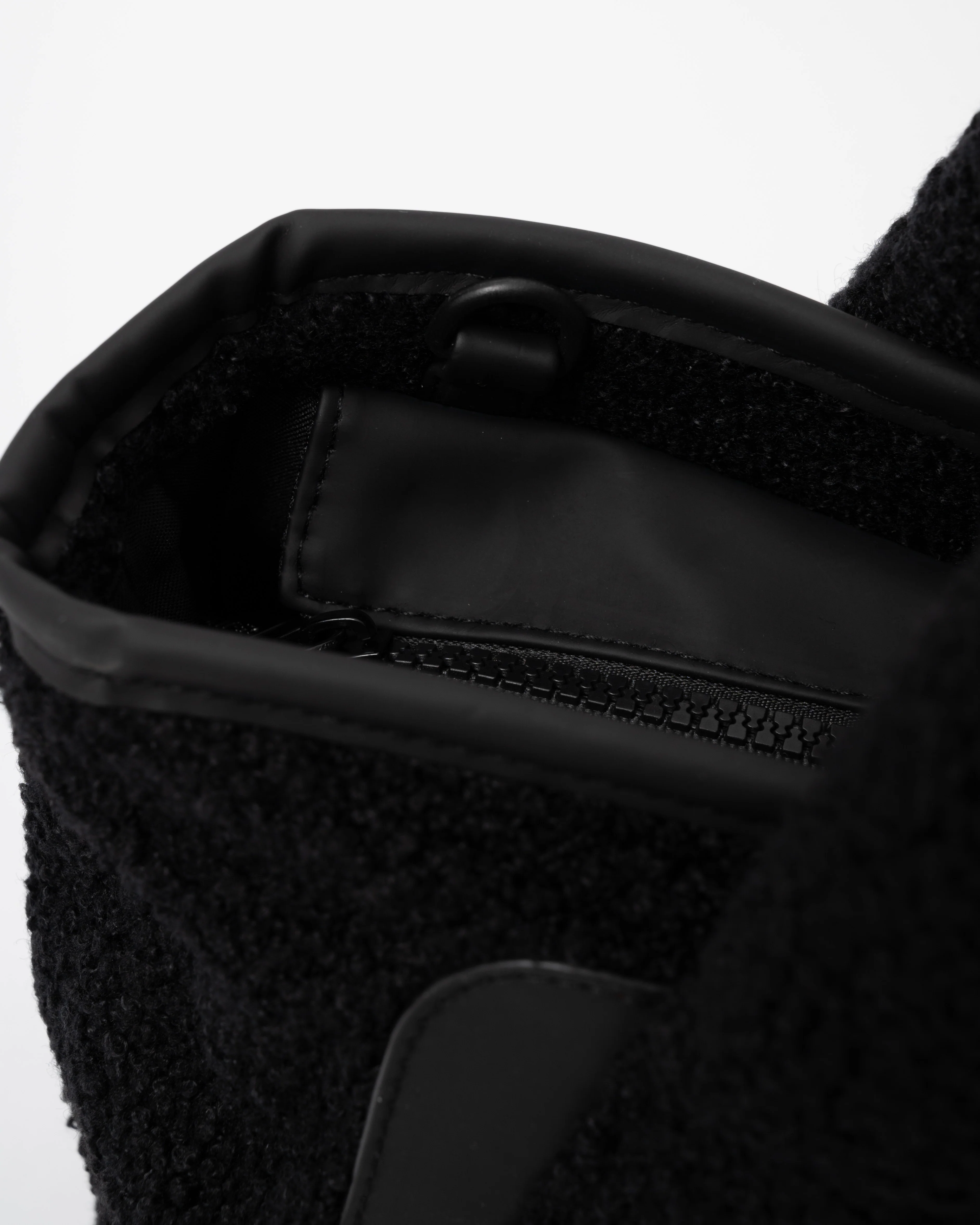 Hunter Alloa Borg Crossbody - Black - Image 7