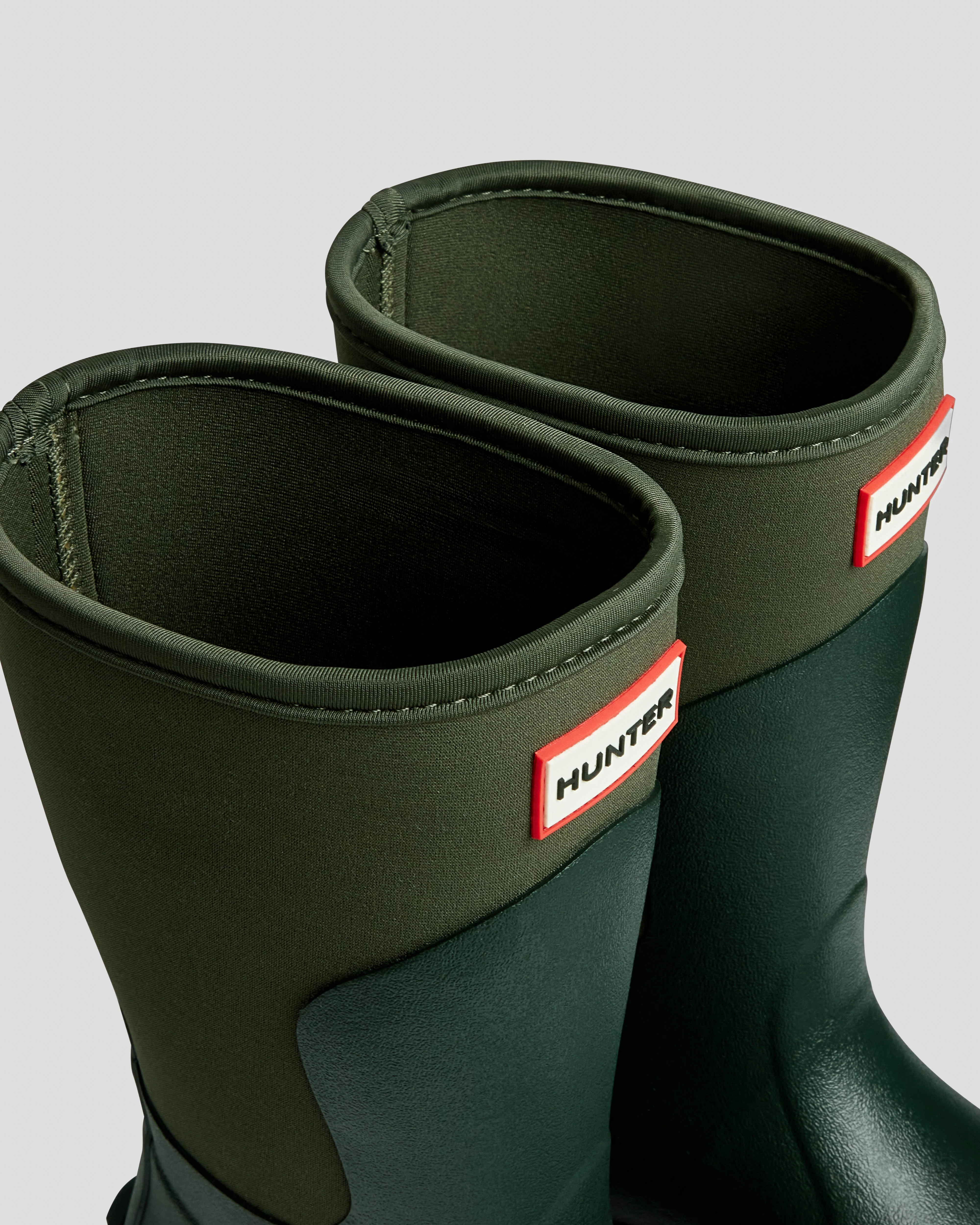 Hunter Unisex Balmoral Neoprene Short Boot - Dark Olive/Black - Image 4