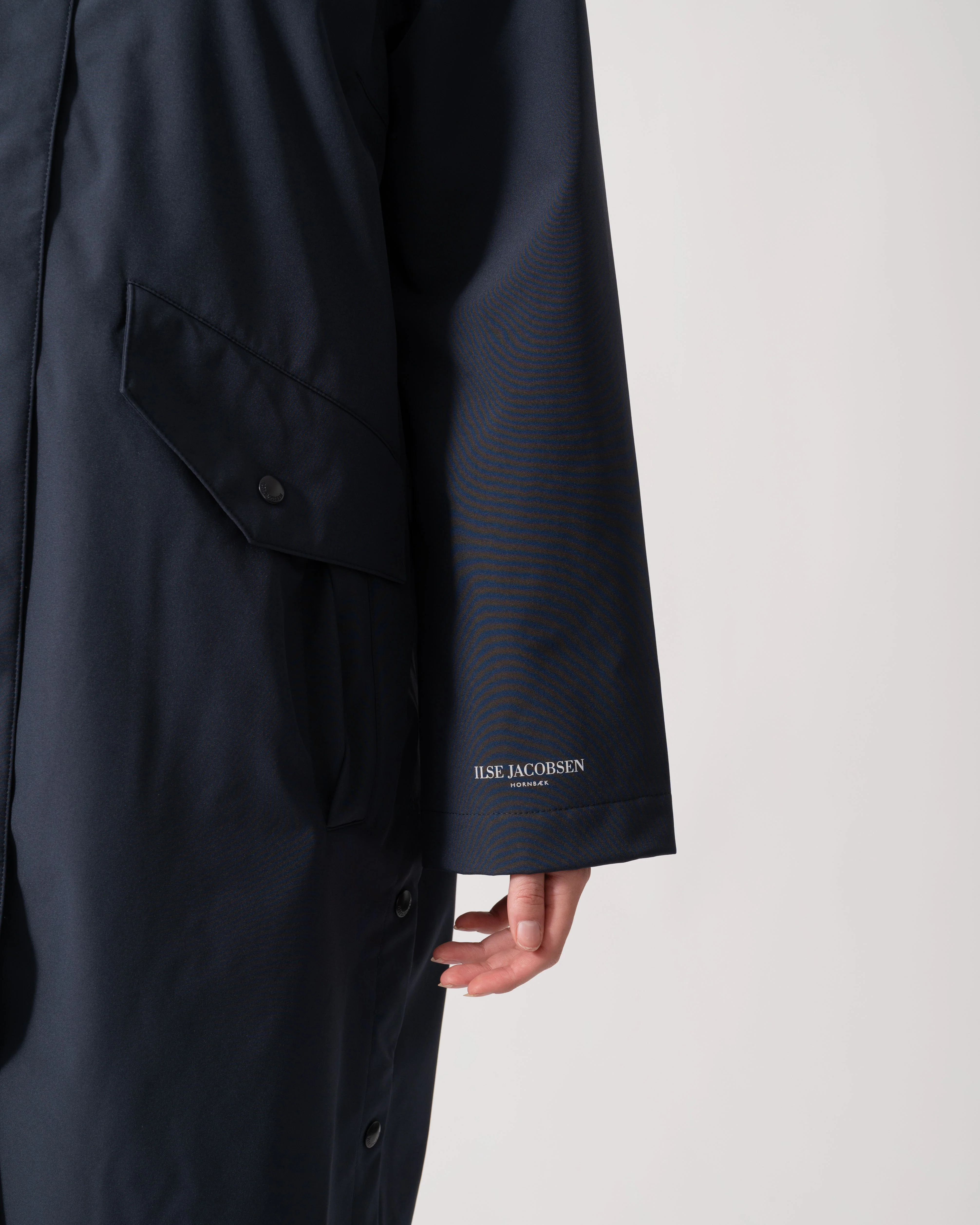 Ilse Jacobsen Daybreak Womens Long Softshell Raincoat - Dark Indigo 660 - Image 6