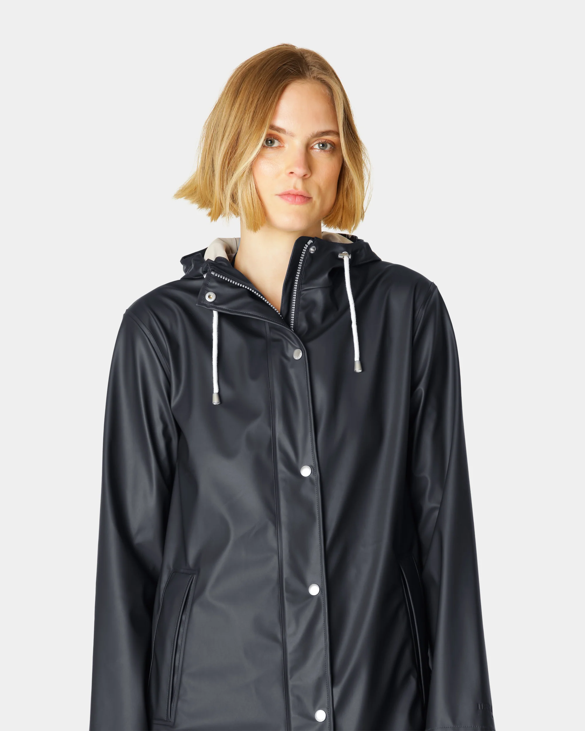 Ilse Jacobsen Rain Womens Short Rubberised Raincoat - Dark Indigo 660 - Image 2