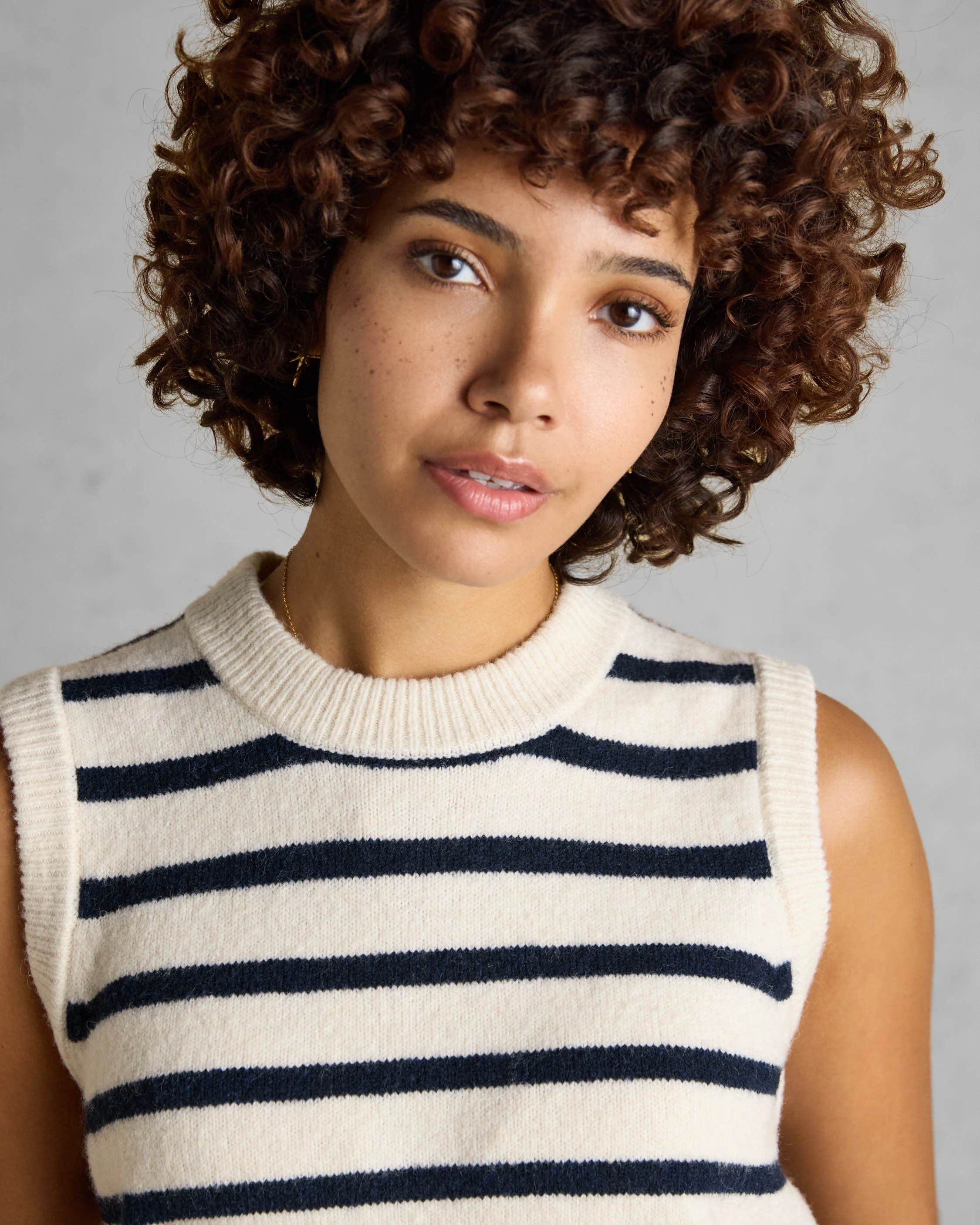 Joules Holly Womens Crew Neck Knit Tank Top - Cream/Navy - Image 2