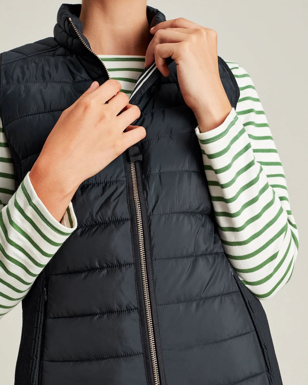Joules Whitlow Womens Quilted Gilet - Marine Navy - Image 4