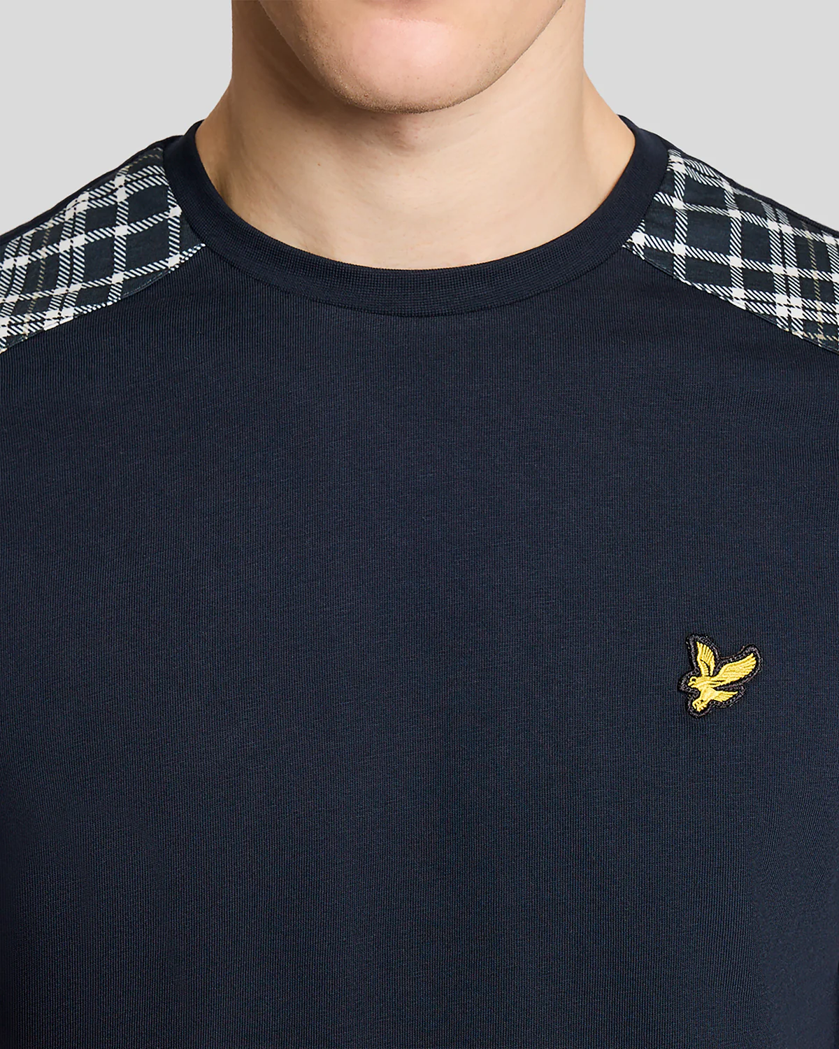 Lyle & Scott Check Panelled Mens T-Shirt - Z271 Dark Navy - Image 2