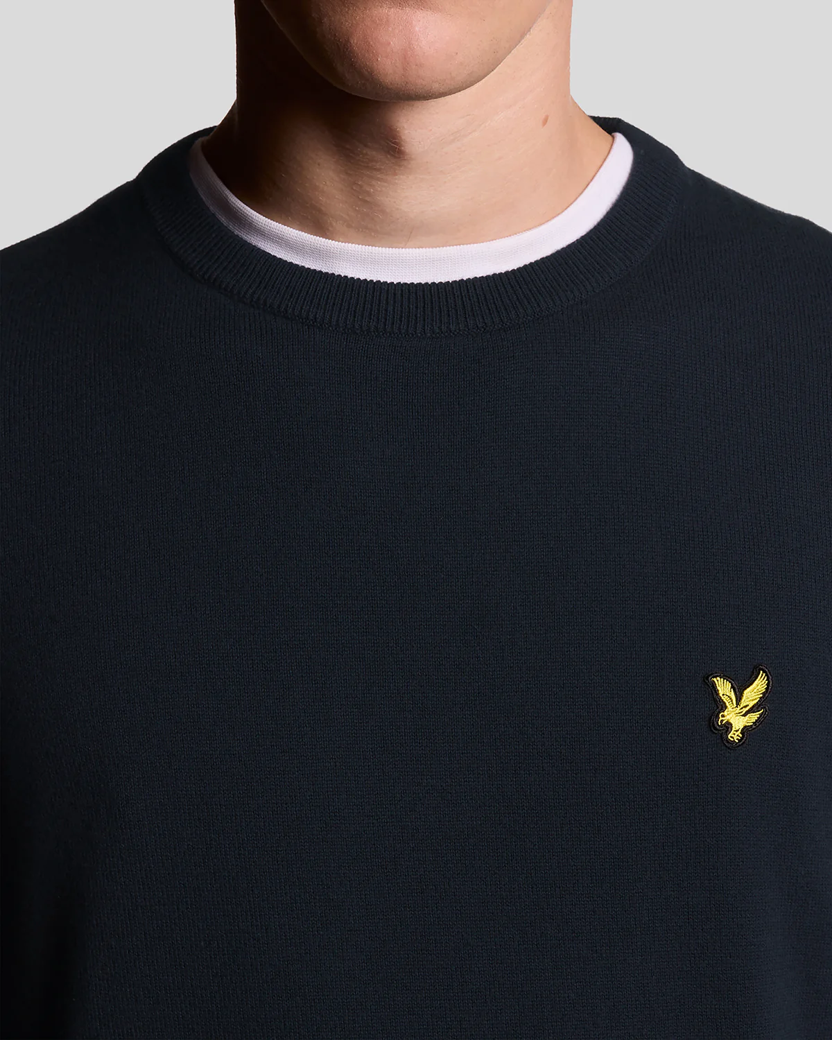 Lyle & Scott Cotton Crew Neck Mens Jumper - Z271 Dark Navy - Image 2