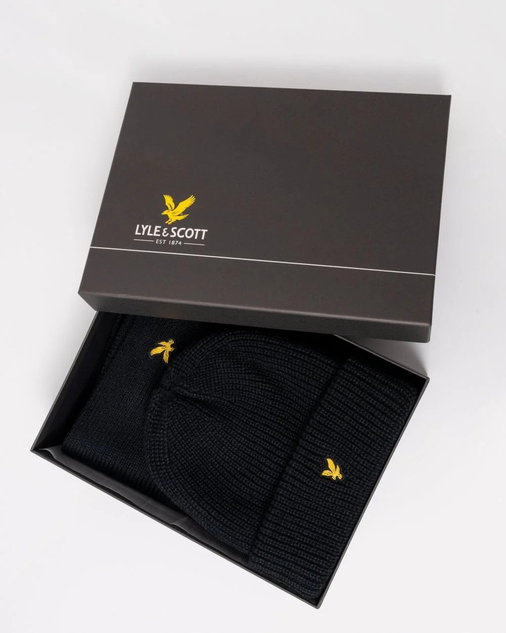 Lyle & Scott Lambswool Mens Ribbed Beanie & Scarf Set - Image 2
