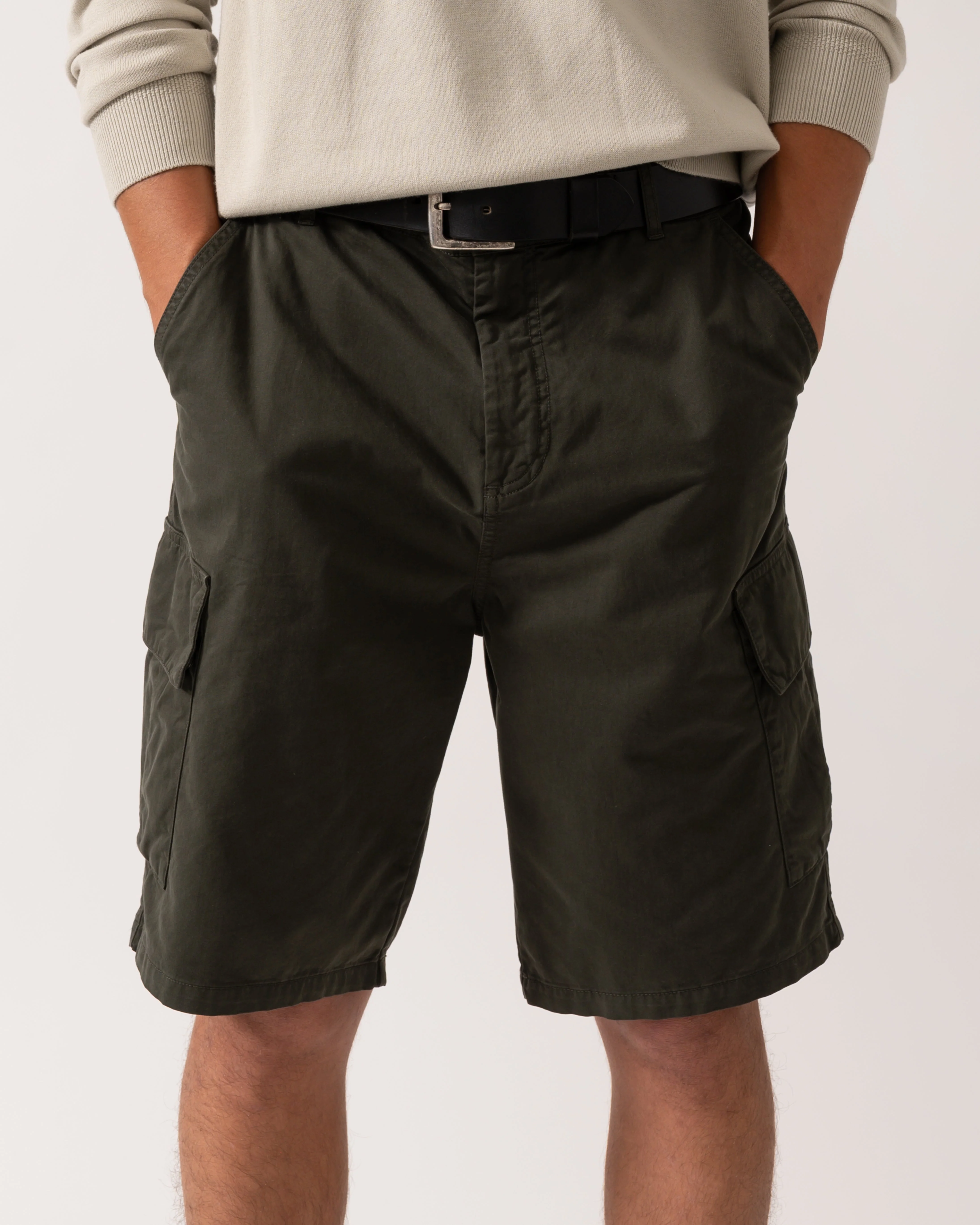 Lyle & Scott Mens Cargo Shorts - W485 Olive - Image 3