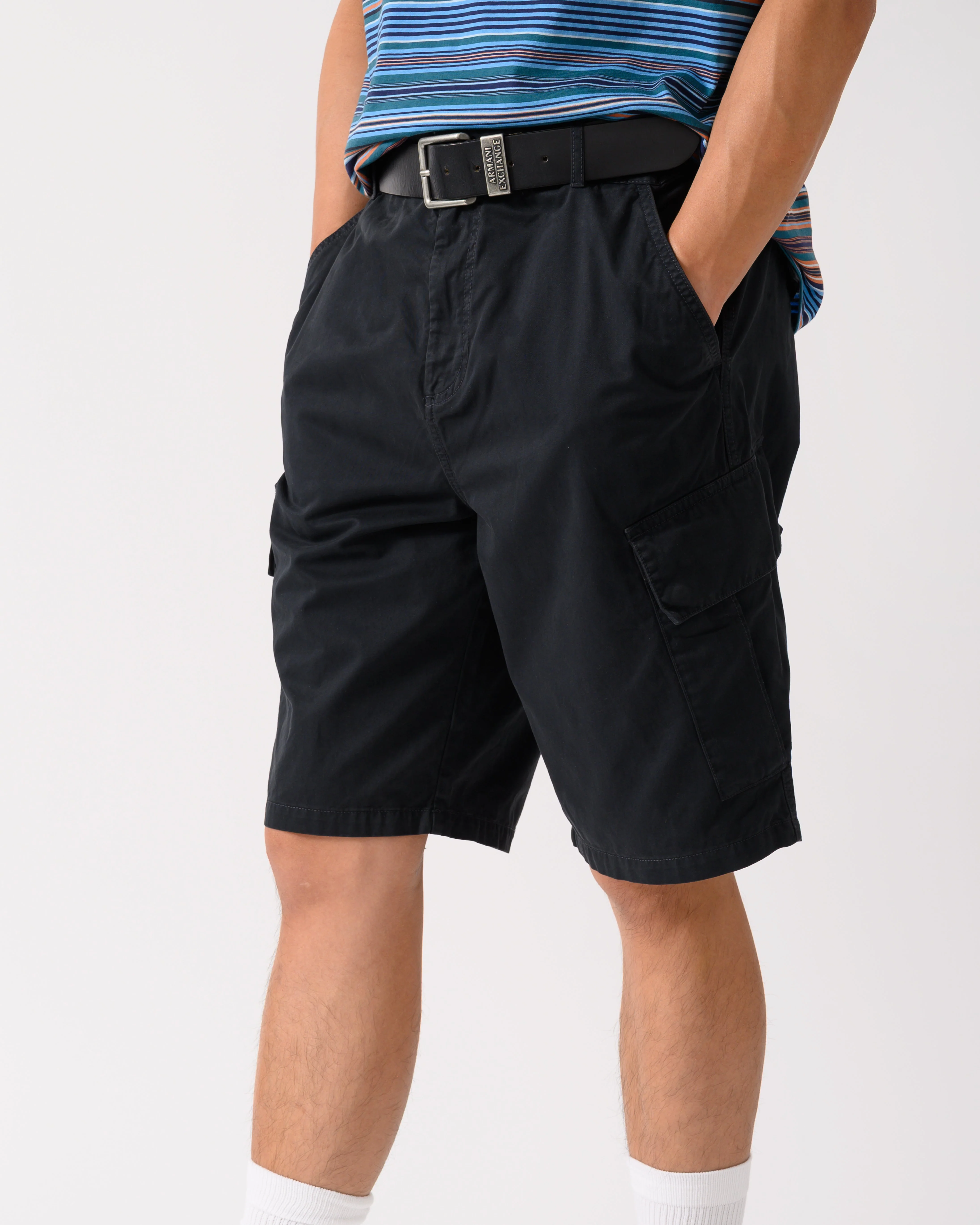 Lyle & Scott Mens Cargo Shorts - Z865 Jet Black - Image 3