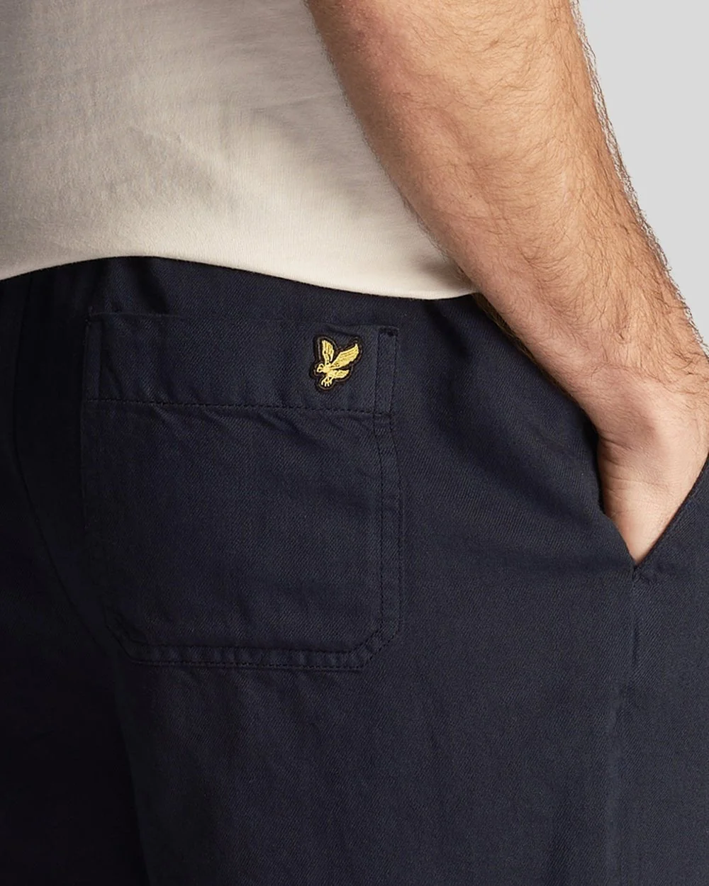 Lyle & Scott Mens Cotton Linen Shorts - Image 2