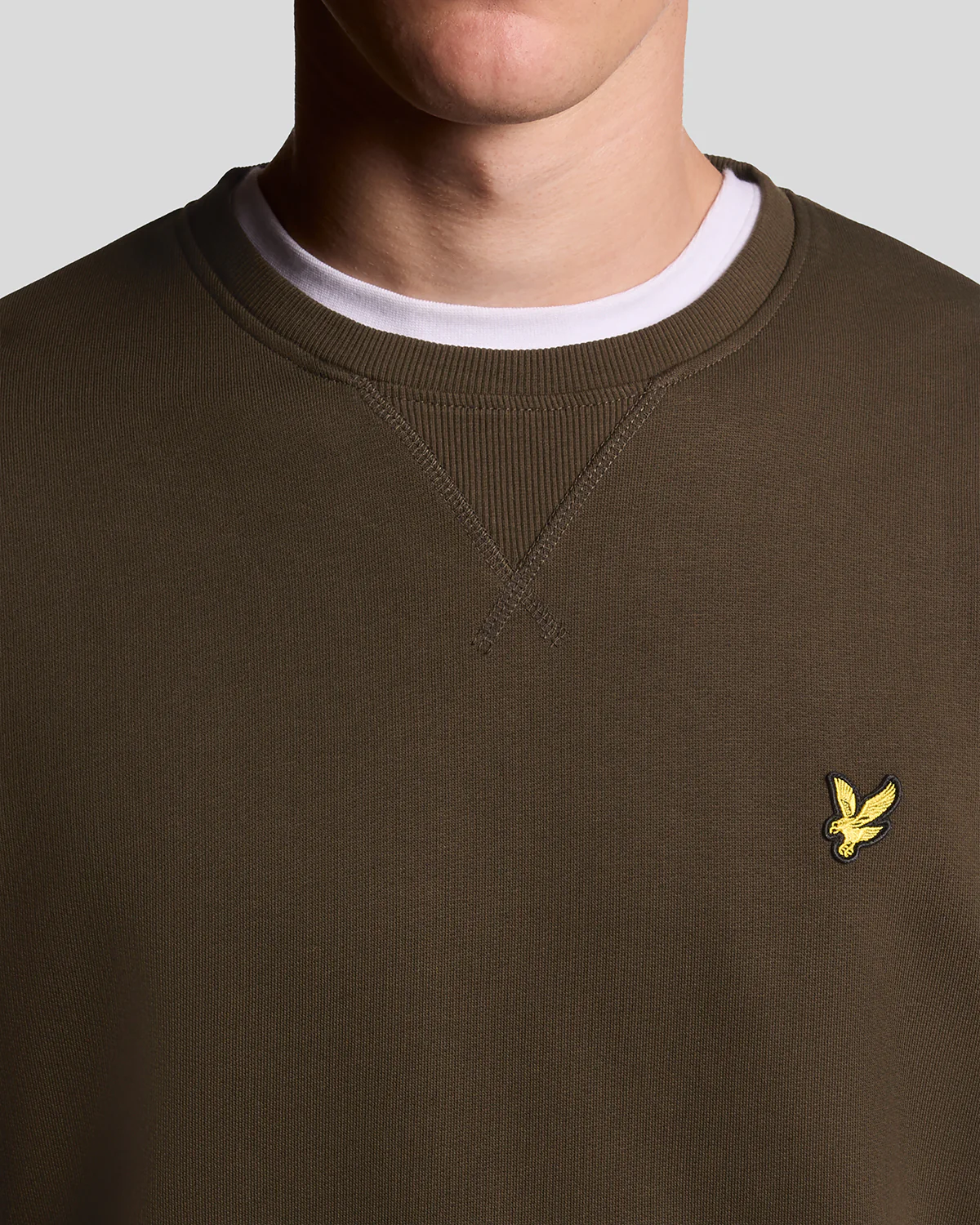 Lyle & Scott Mens Sweatshirt ML424VOG - W485 Olive - Image 2