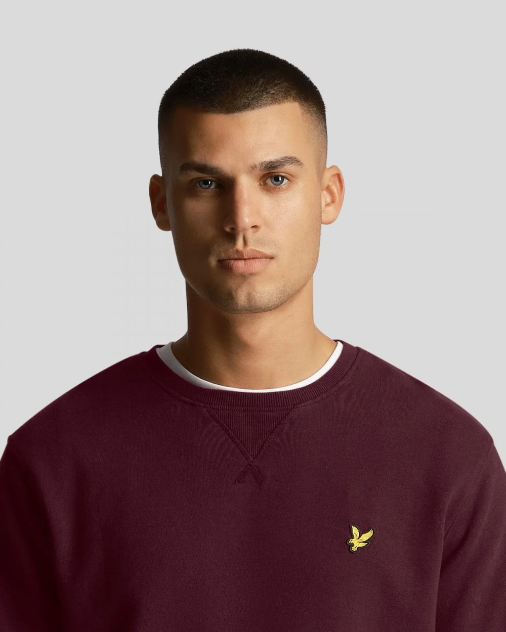 Lyle & Scott Mens Sweatshirt ML424VOG - Z562 Burgundy - Image 2