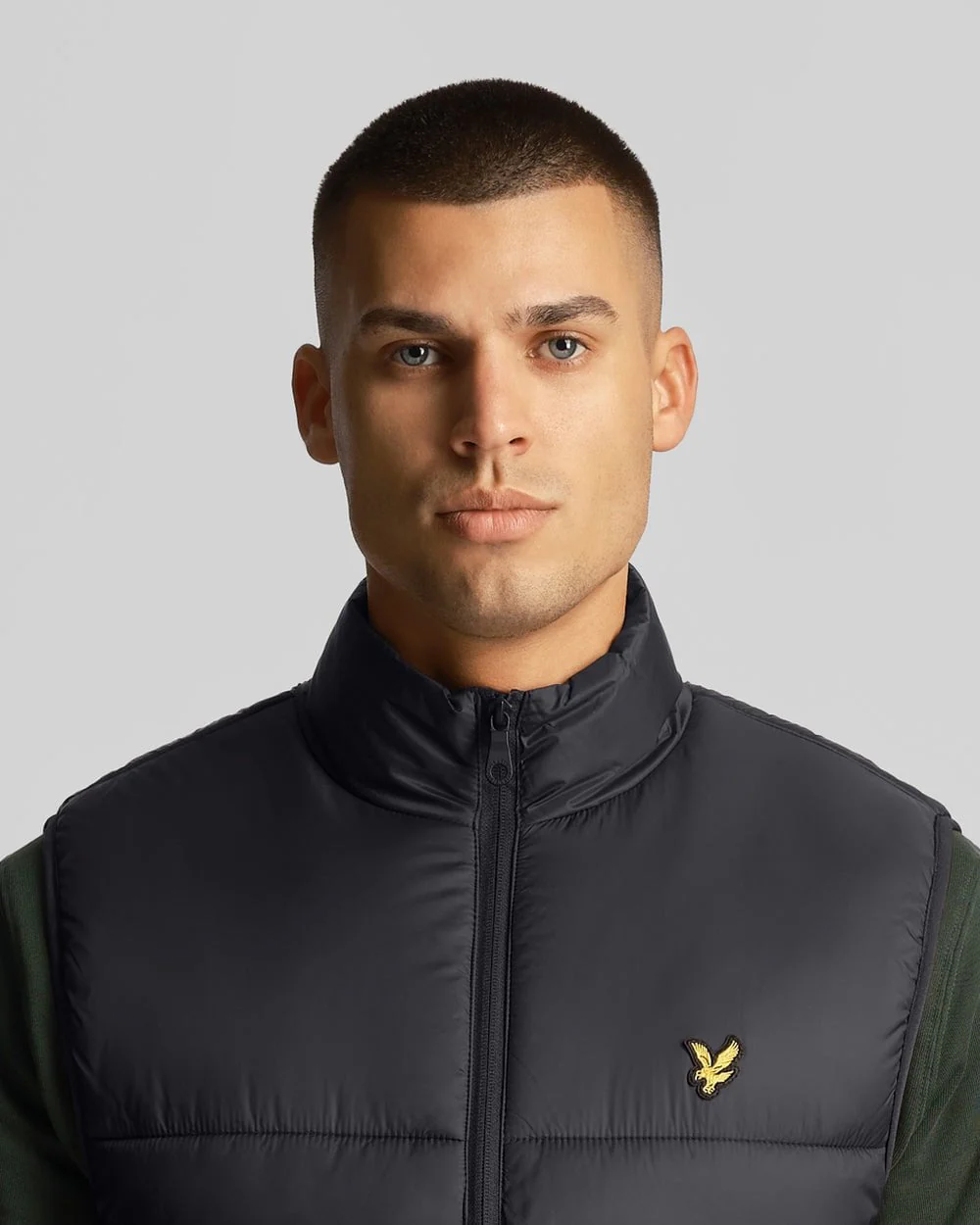Lyle & Scott Mens Wadded Gilet - Z865 Jet Black - Image 2