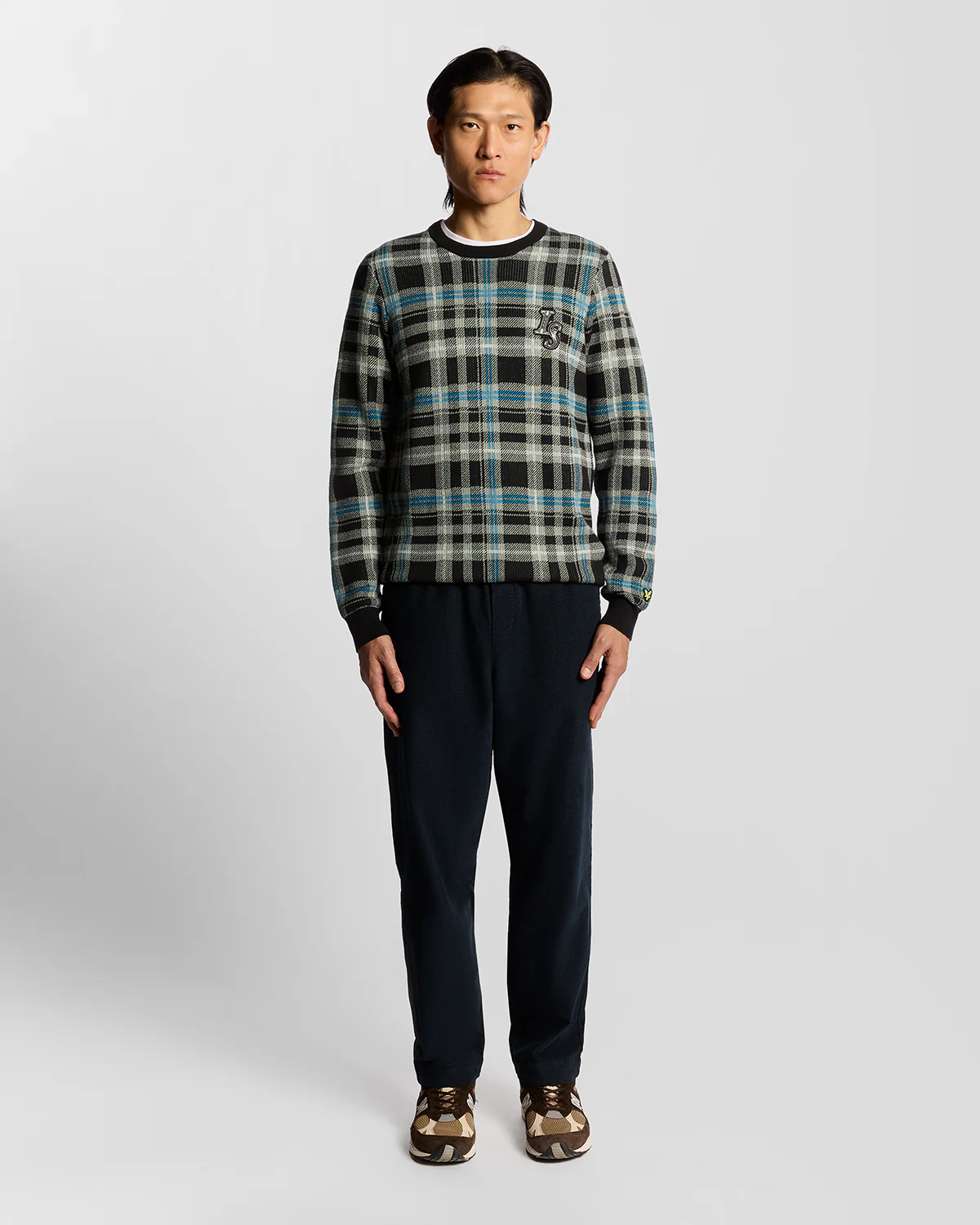 Lyle & Scott Ribbed Jacquard Tartan Crew Neck - X977 Jet Black/Mid Grey Marl - Image 3