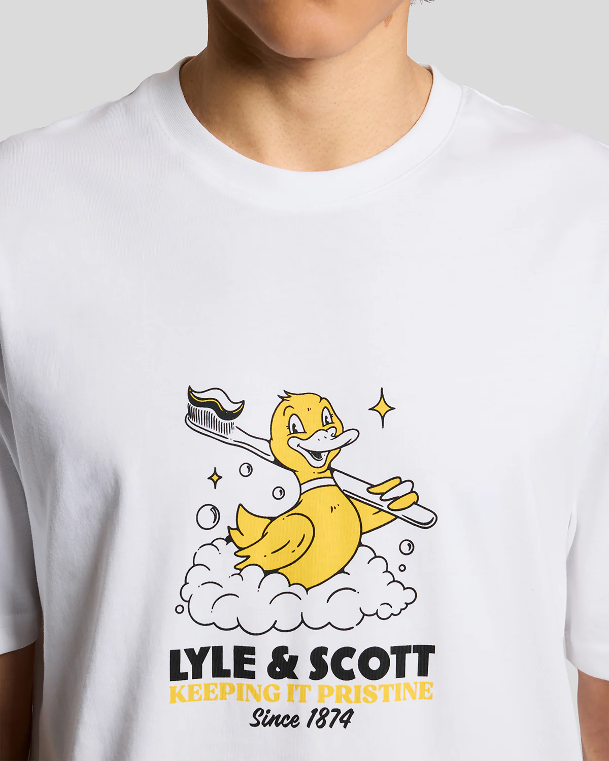 Lyle & Scott Rubber Duck Mens Graphic T-Shirt - 626 White - Image 2