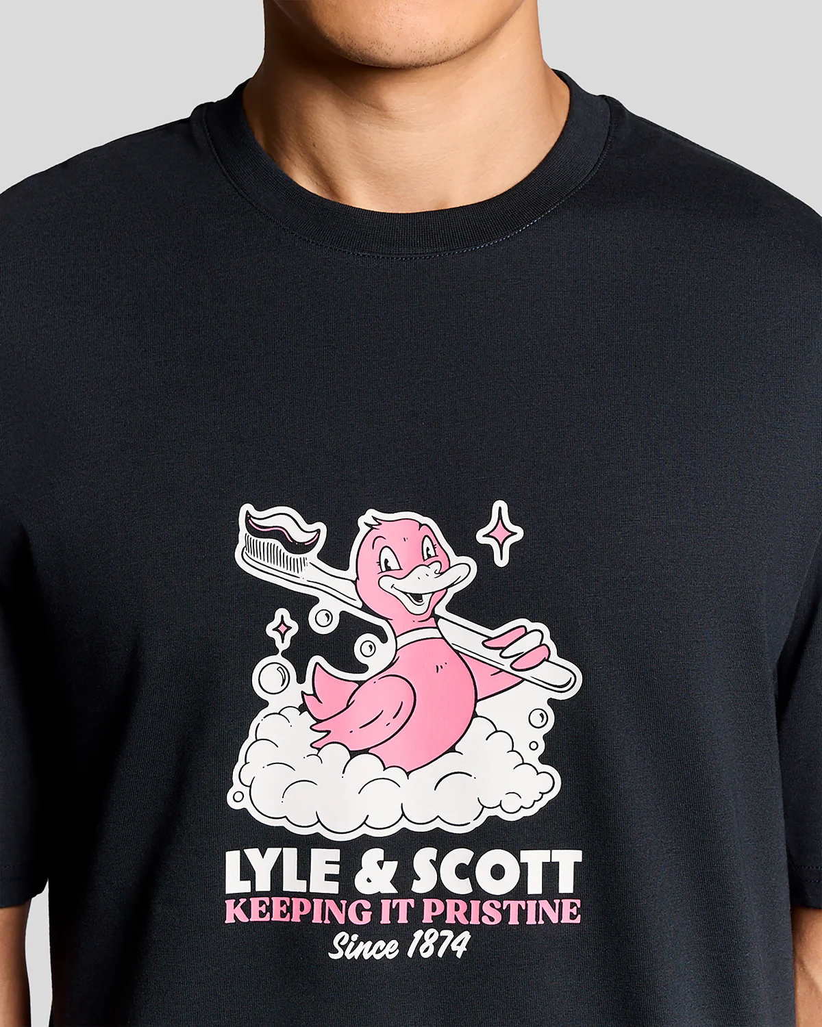 Lyle & Scott Rubber Duck Mens Graphic T-Shirt - Z271 Dark Navy - Image 2
