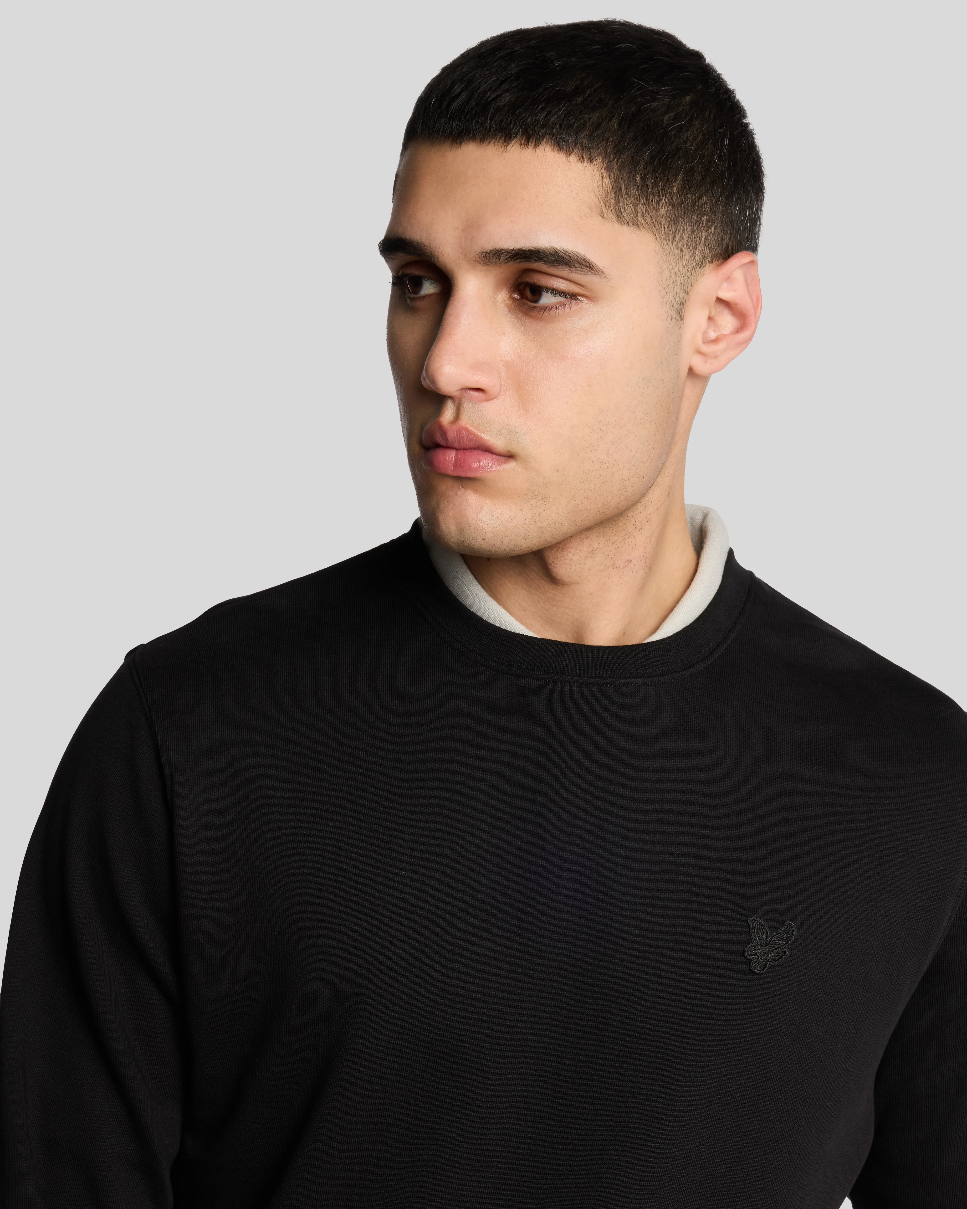 Lyle & Scott Superfine Crew Neck Sweatshirt - Z865 Jet Black - Image 2