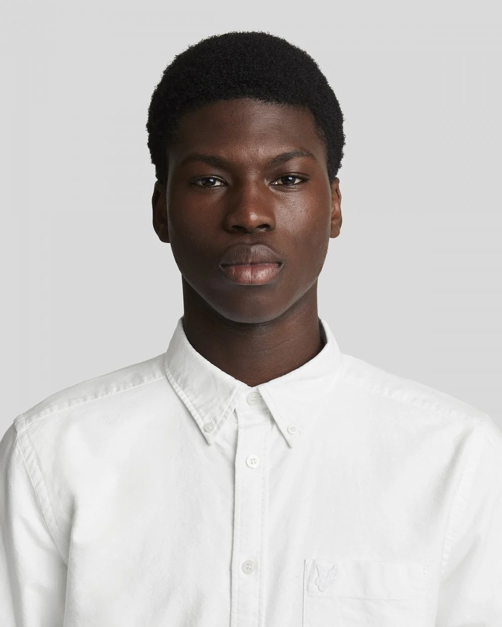 Lyle & Scott Tonal Eagle Mens Plain Oxford Shirt - 626 White - Image 2