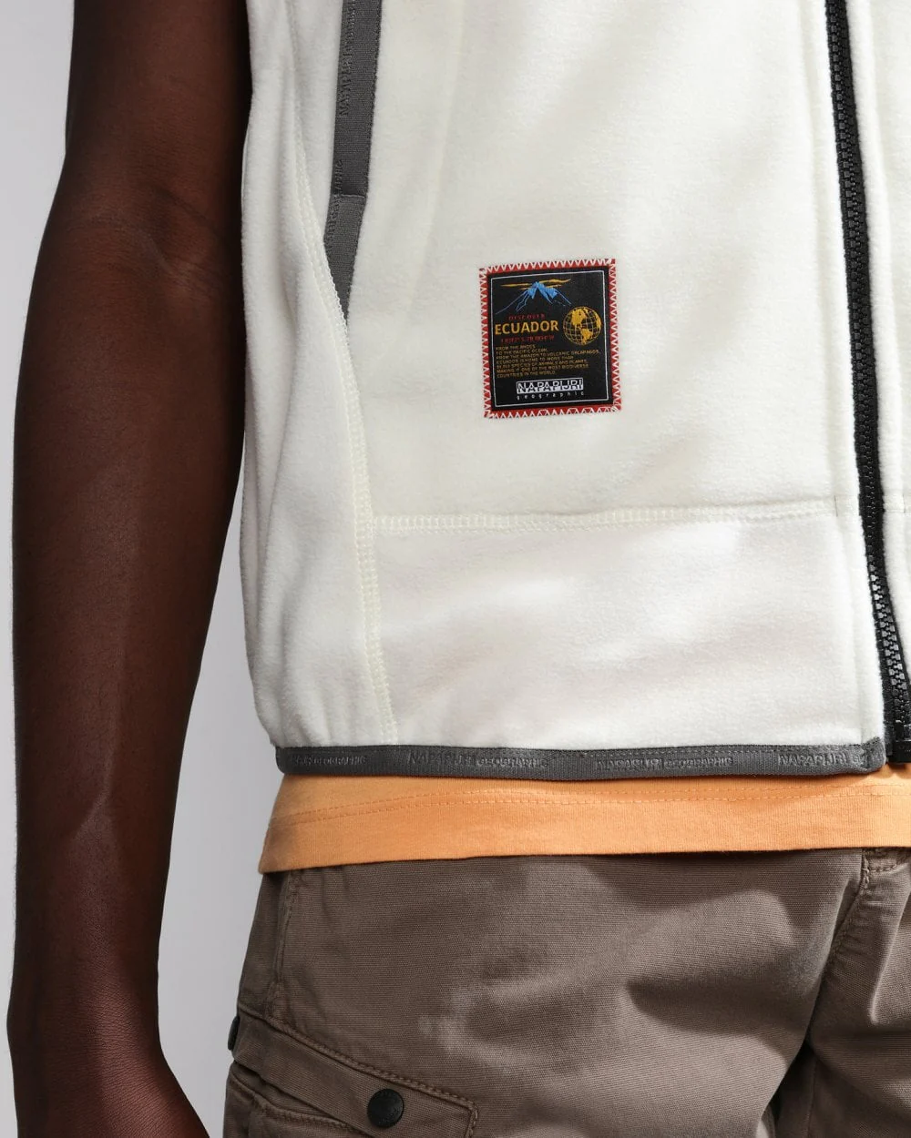 Napapijri T-Ambato Mens Gilet - N1A White Whisper - Image 4